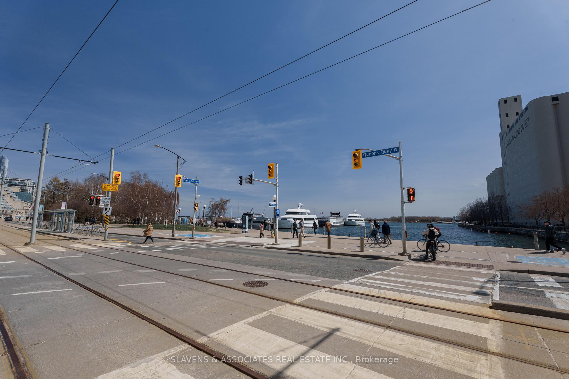 2 Bedrooms Condo at 550 Queens,  Toronto For sale