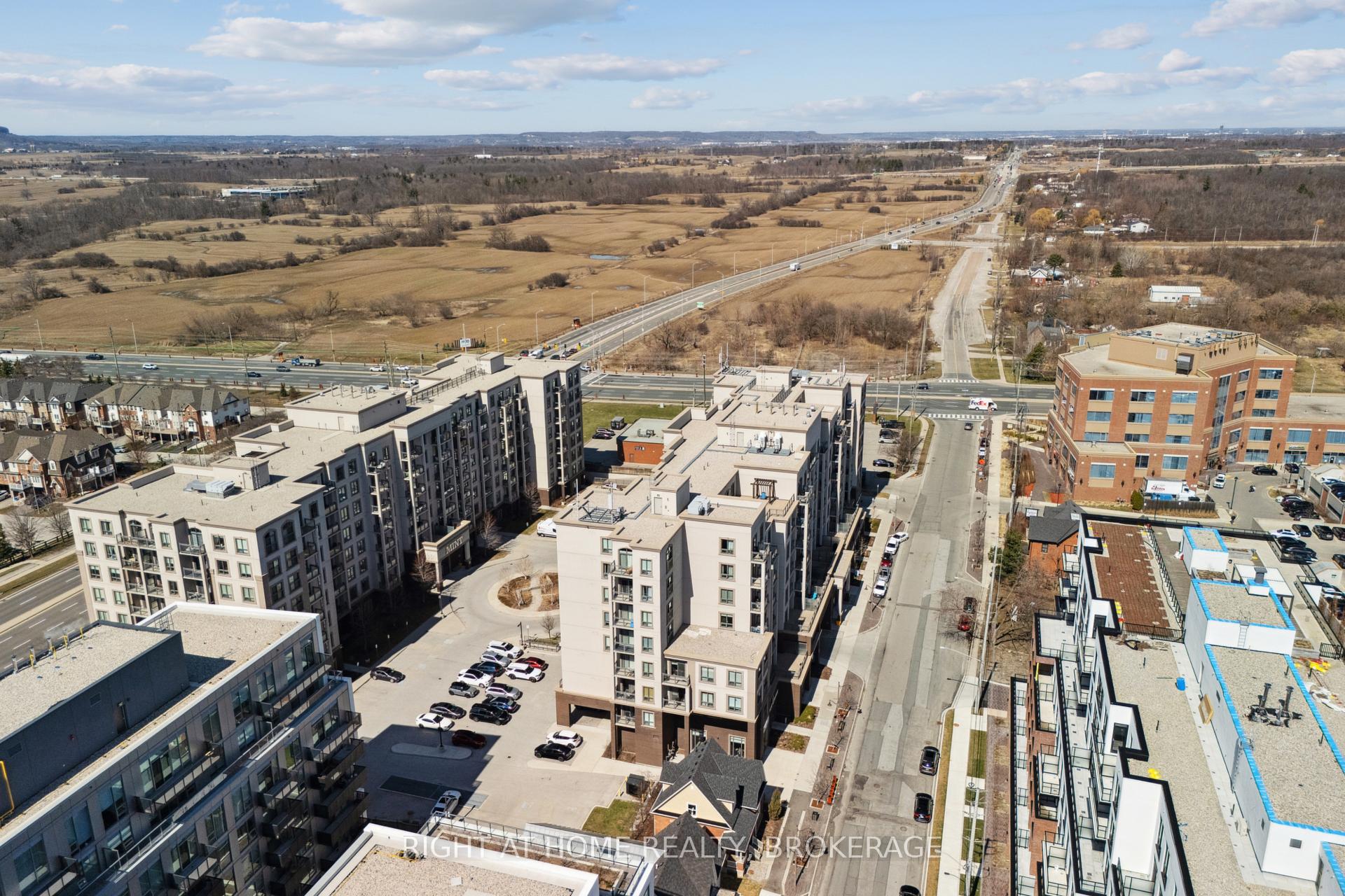 1 Bedroom Condo at 2486 Old Bronte, Oakville For sale