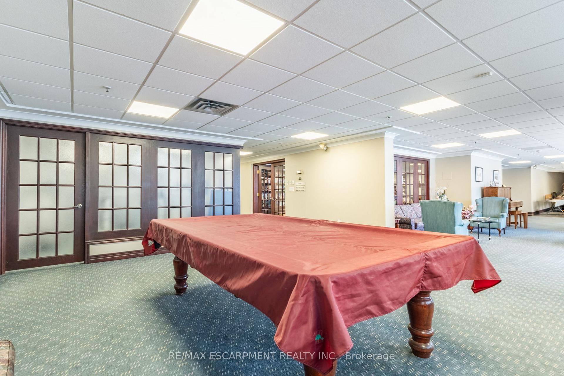 2 Bedrooms Condo at 2199 Sixth,  Oakville For sale