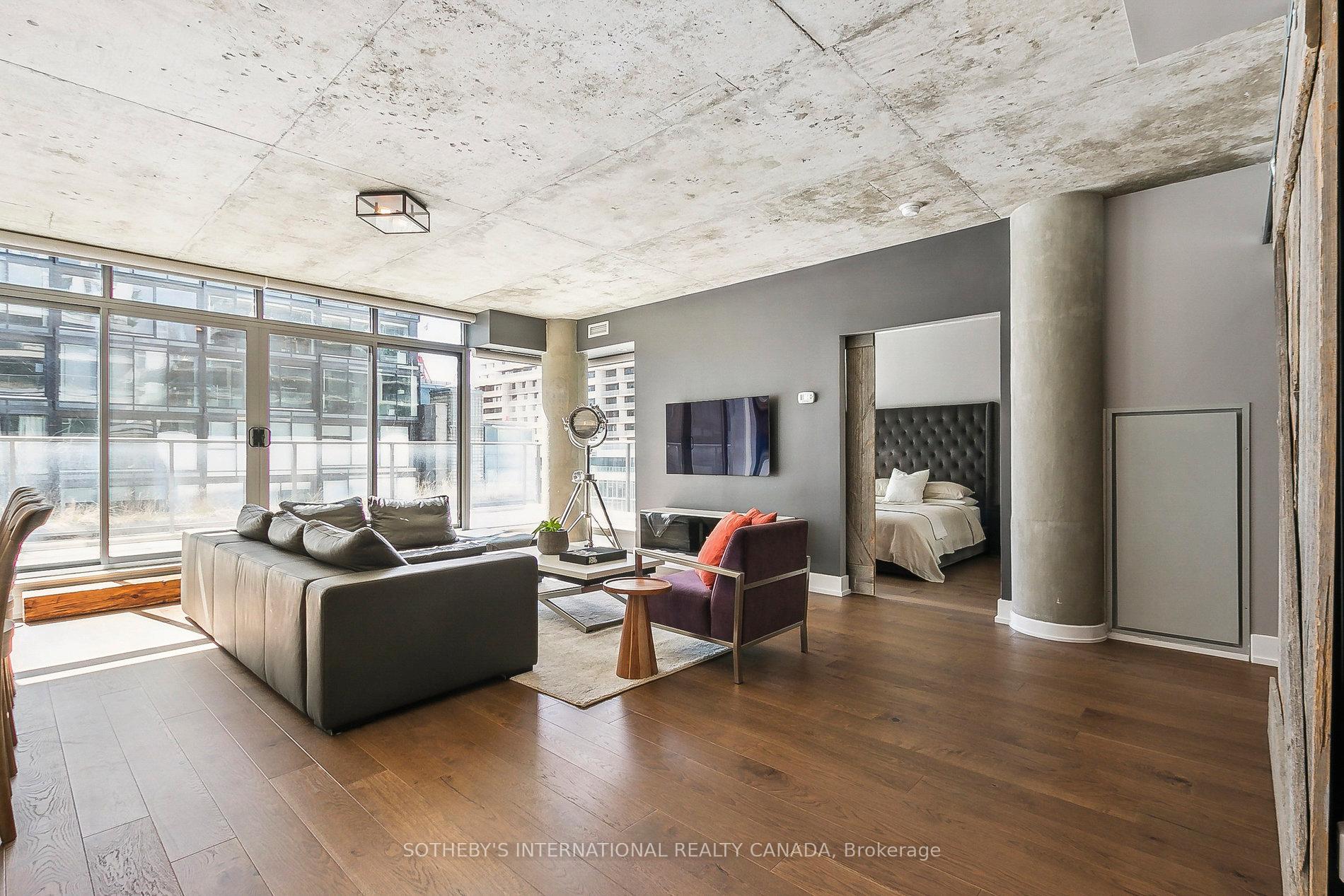 2 Bedrooms Condo at 650 King, Toronto For sale