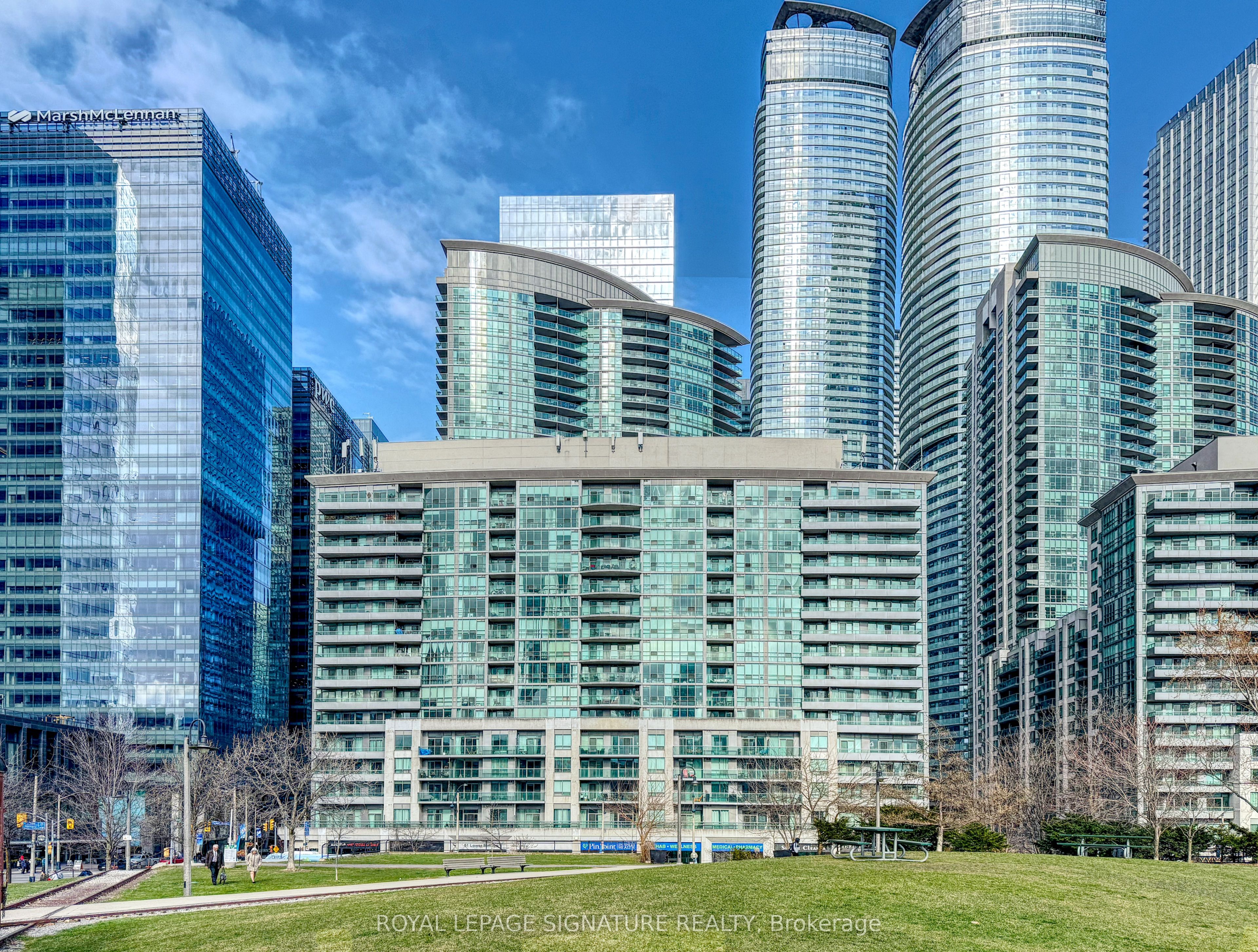 #512 - 51 Lower Simcoe Street, Toronto, ON M5J 3A2