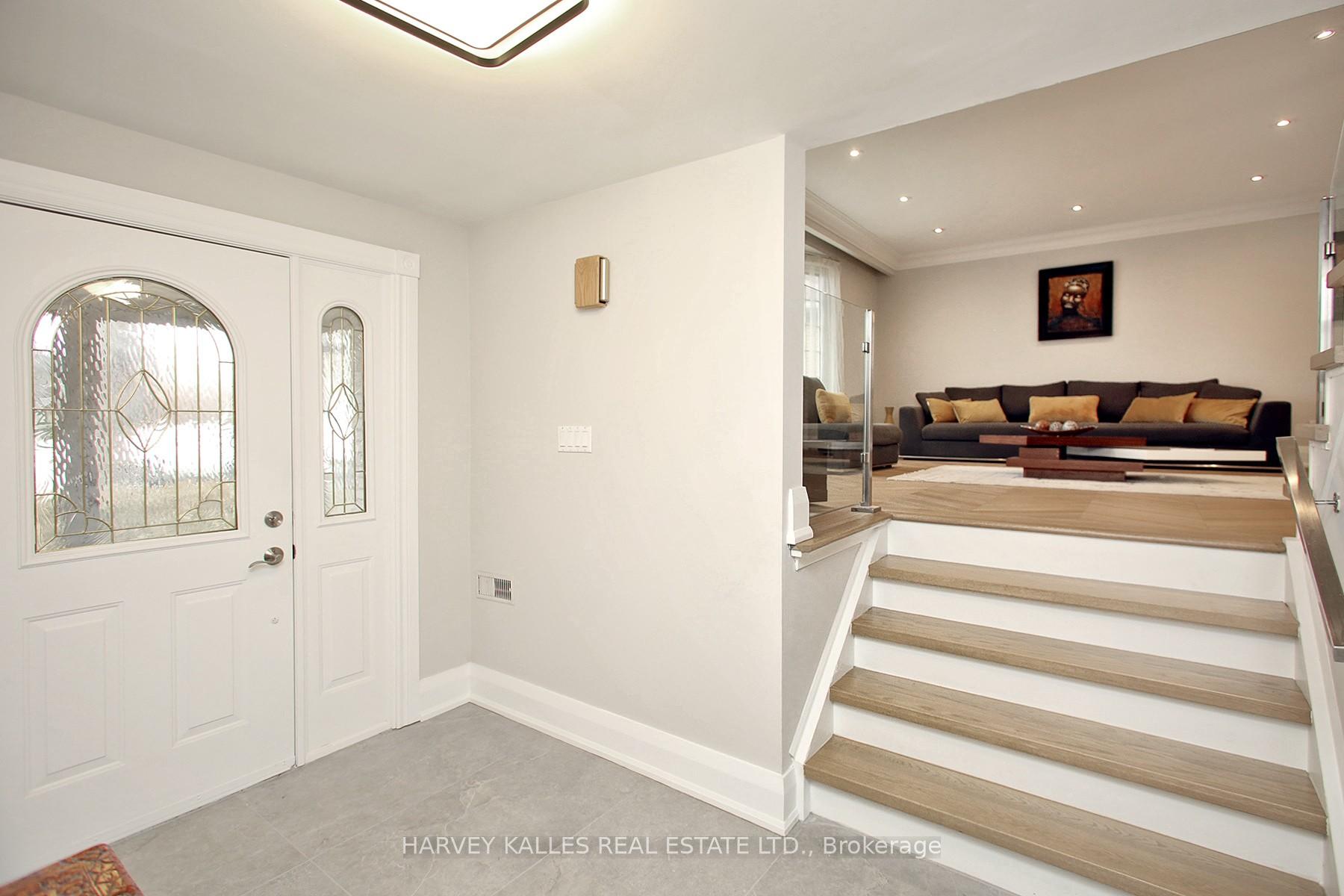 16 Wedgeport Place