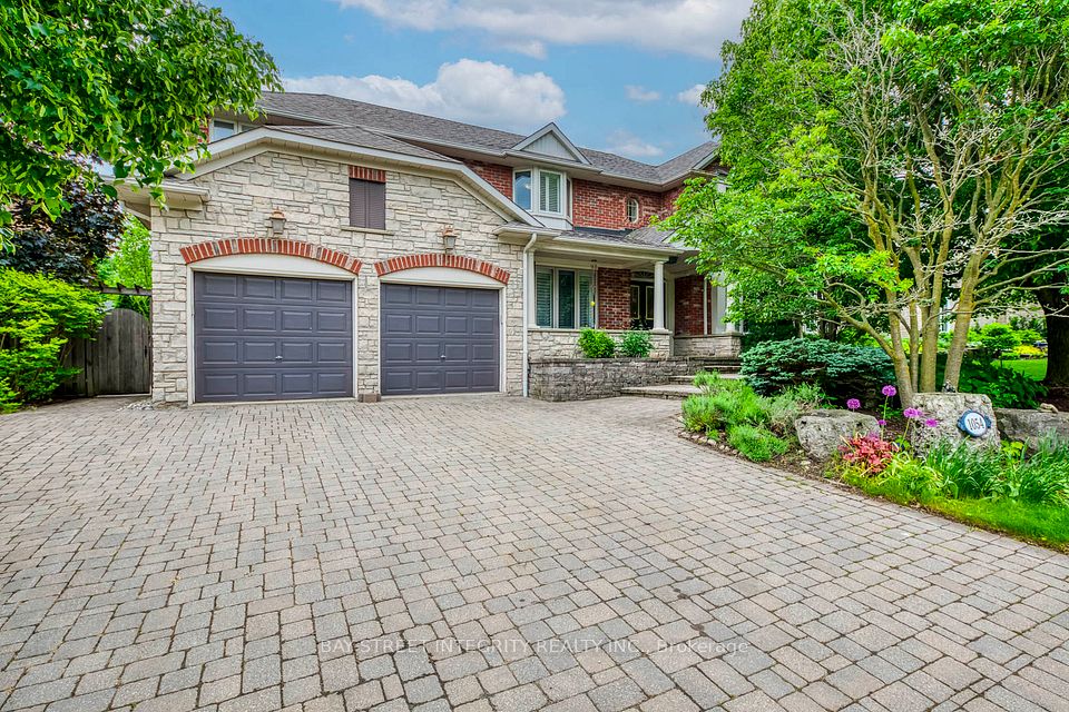 1054 Summit Ridge Drive, Oakville, ON L6M 3K9
