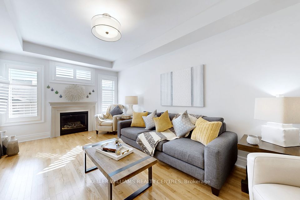 247 Paradelle Drive, Richmond Hill, ON L4E 1B9