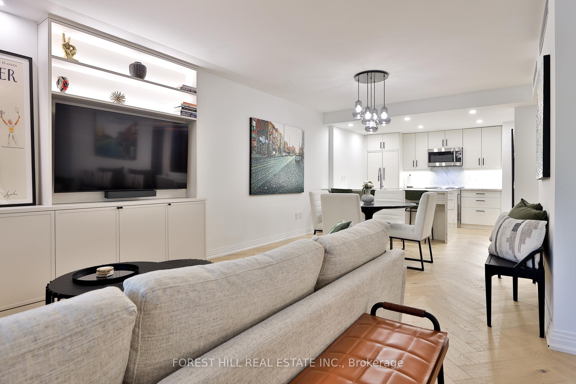 2 Bedrooms Condo at 1 Benvenuto, Toronto For sale