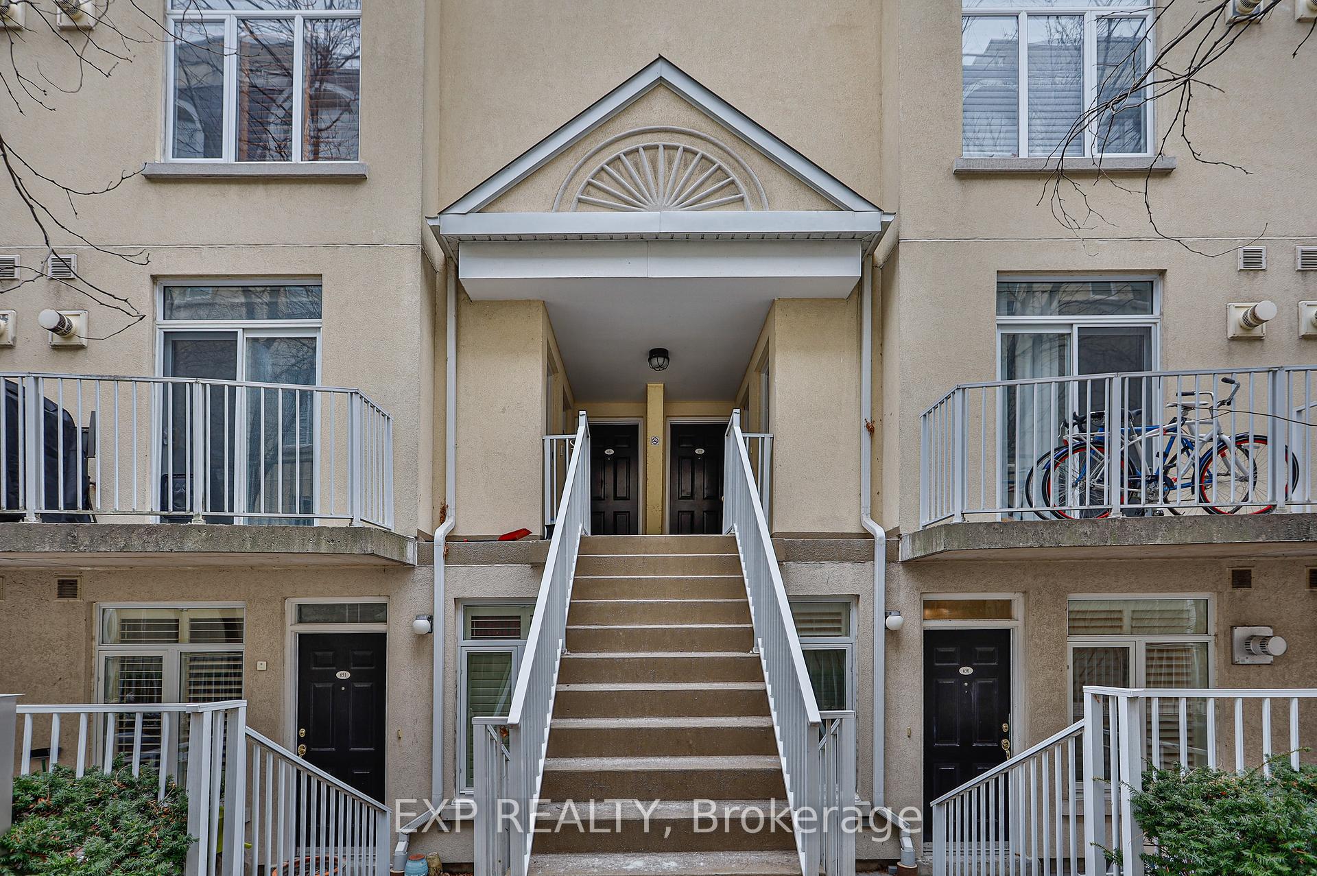 2 Bedrooms Condo at 38 Stadium, Toronto For sale