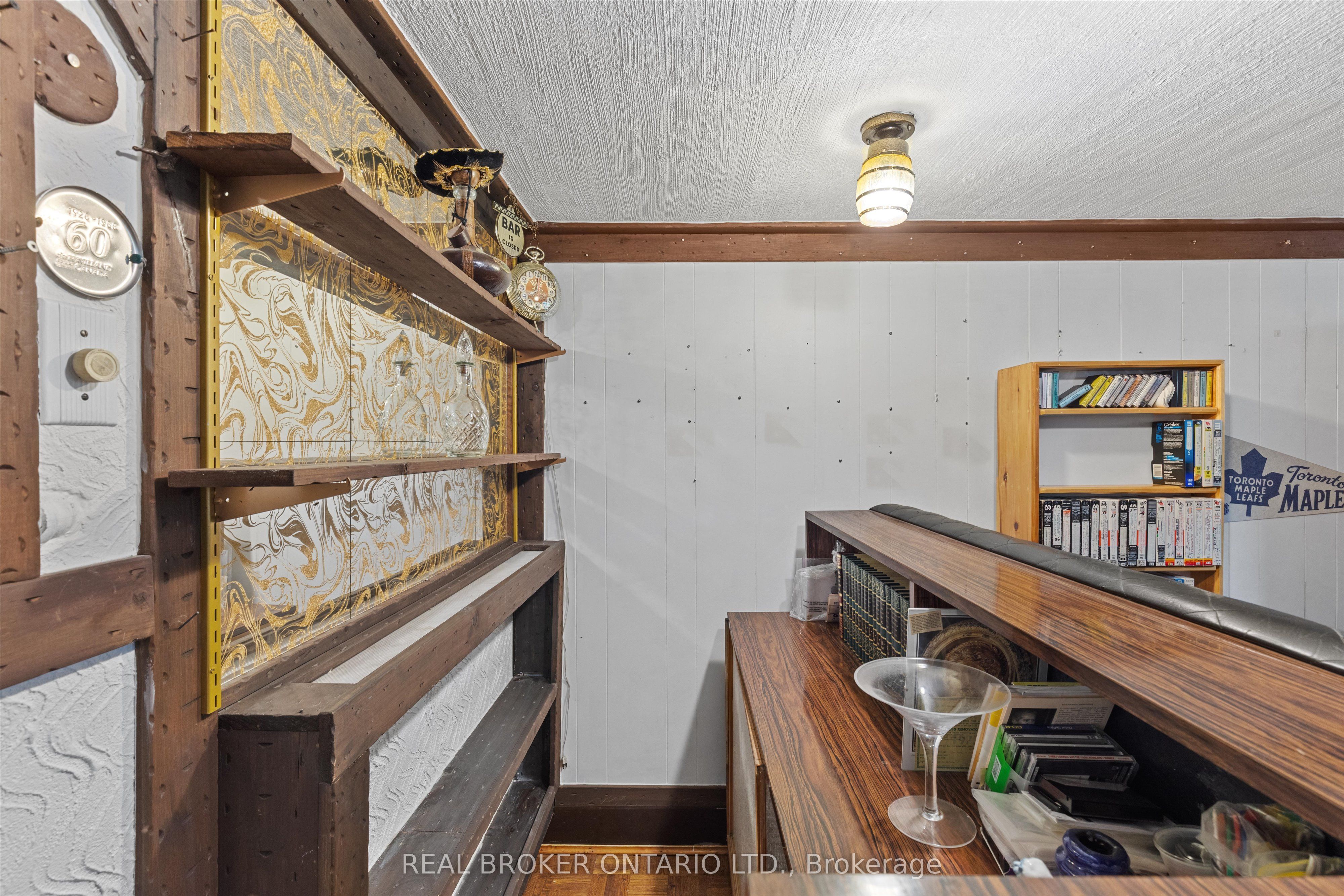 882 Coxwell Avenue