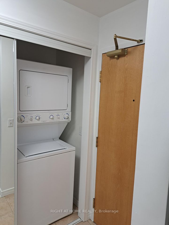 unit entrance, ensuite laundry
