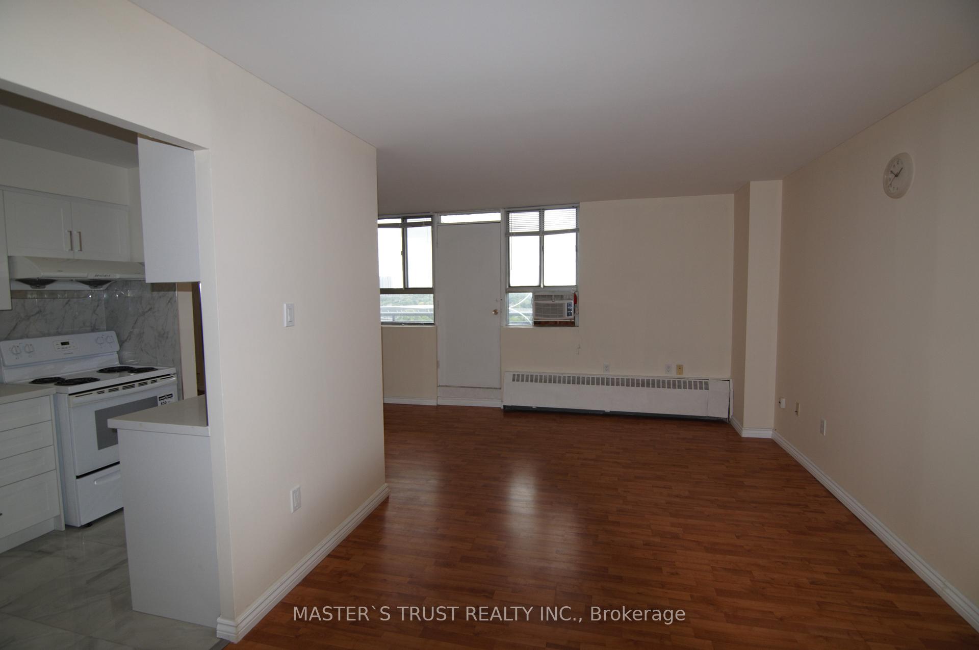 2 Bedrooms Condo at 100 Dundalk, Toronto For sale