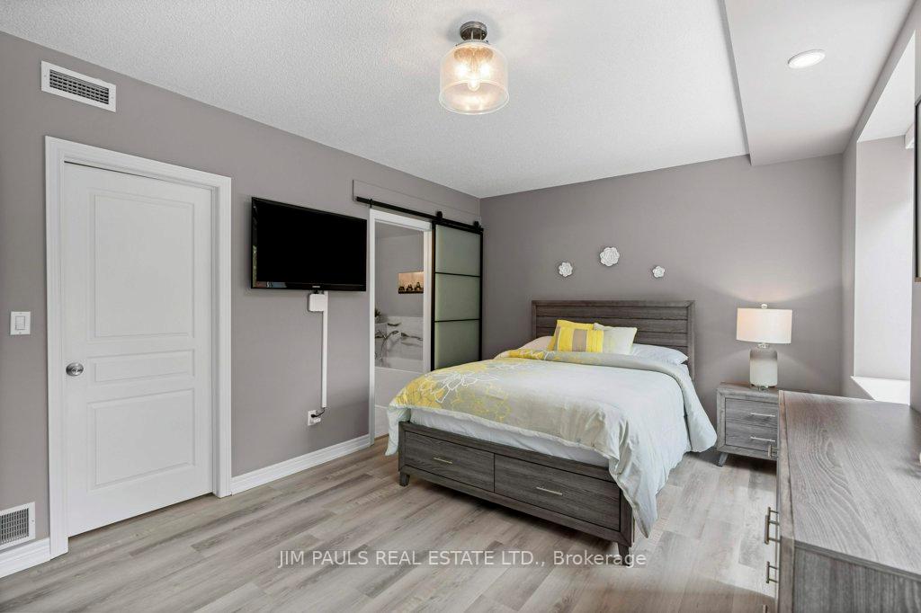 2 Bedrooms Condo at 77 Governors, Hamilton For sale