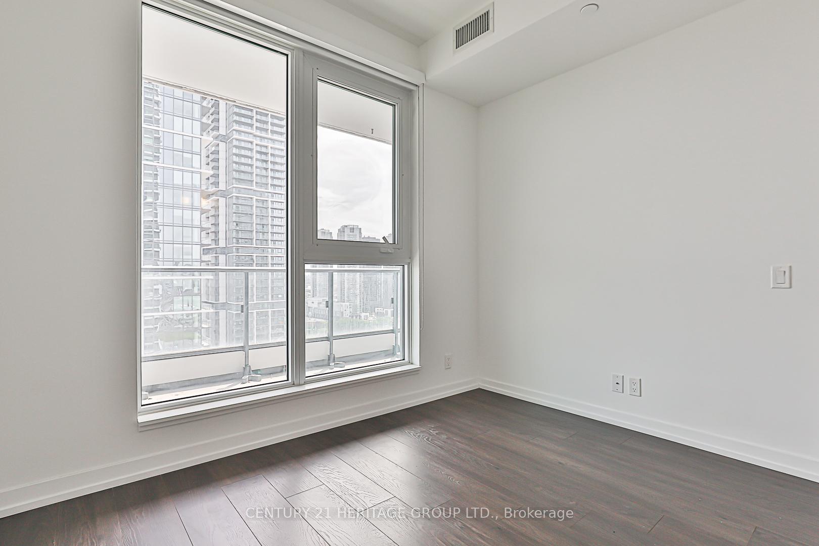 2 Bedrooms Condo at 950 PORTAGE,  Vaughan For sale