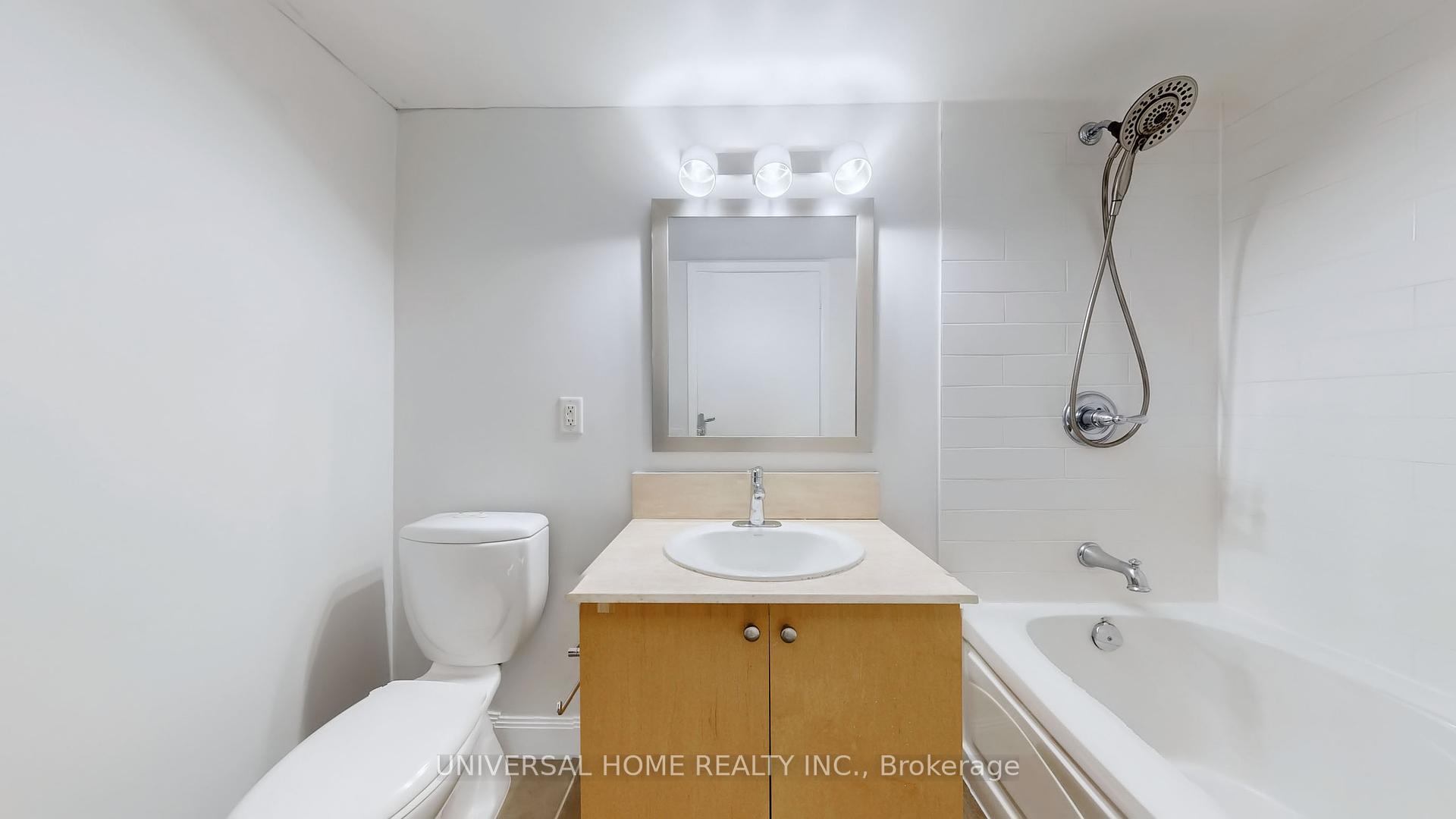 3 Bedrooms Condo at 2191 Yonge,  Toronto For sale