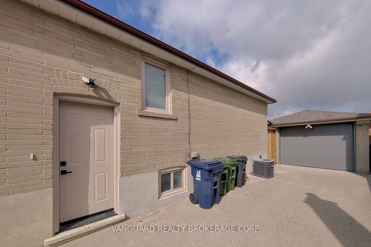 14 Bradfield Avenue