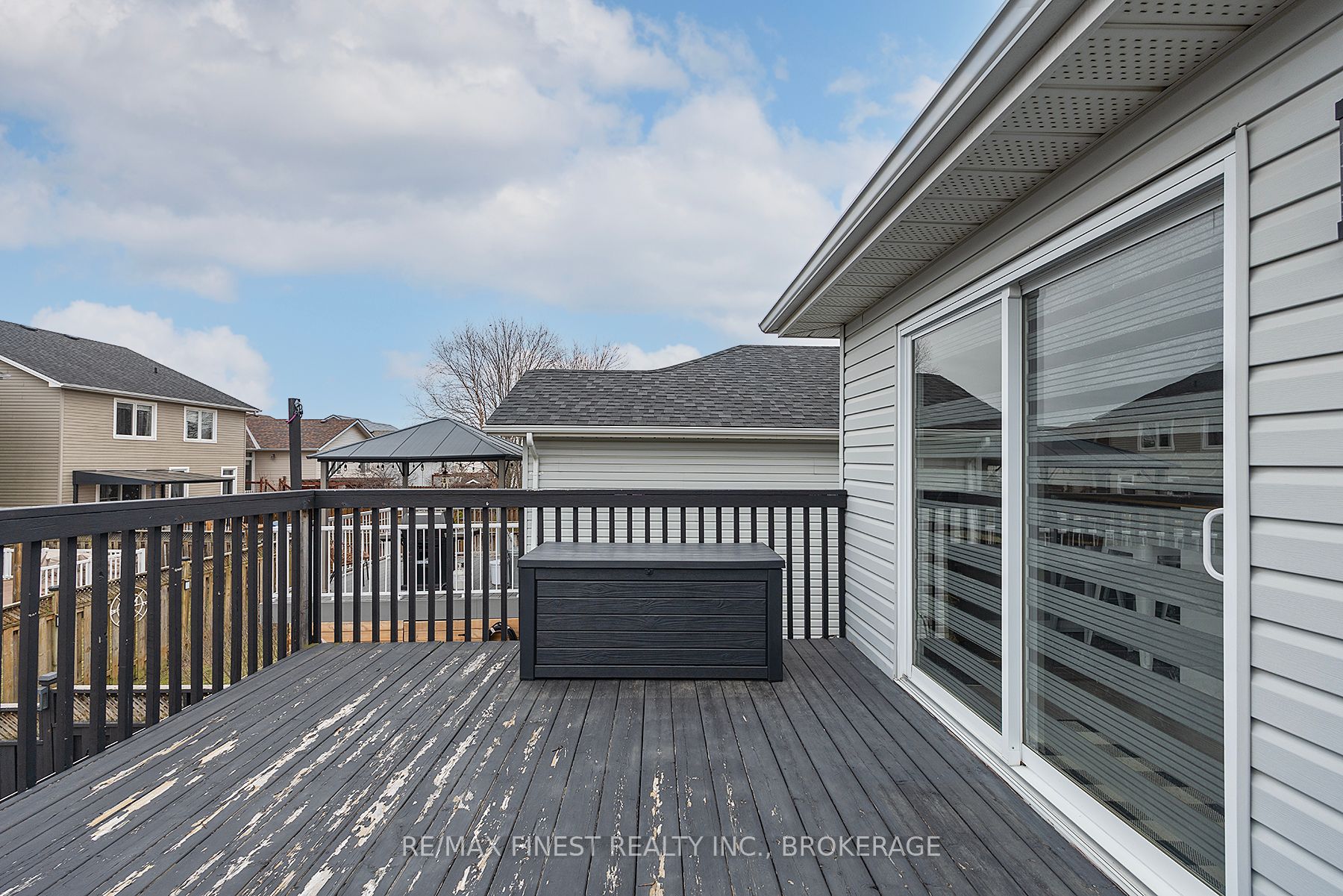1001 Bluffwood Avenue, Kingston, ON K7K 7K6