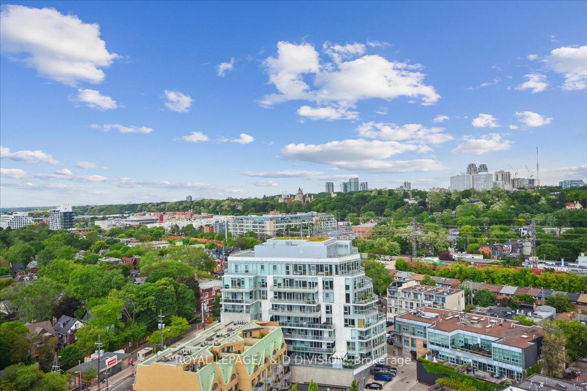 3 Bedrooms Condo at 181 Bedford, Toronto For sale