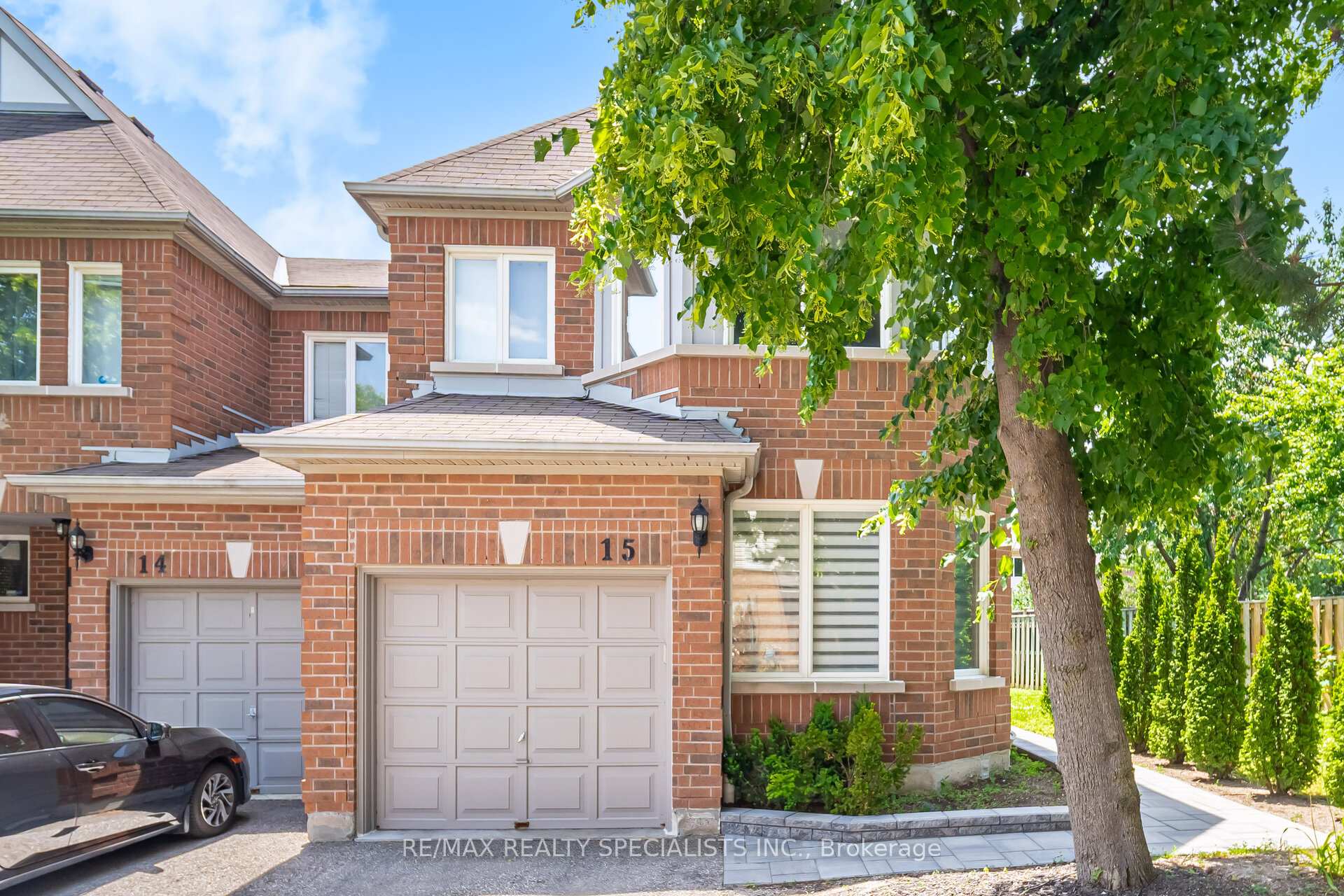 4 Bedrooms Condo at 5230 Glen Erin, Mississauga For sale