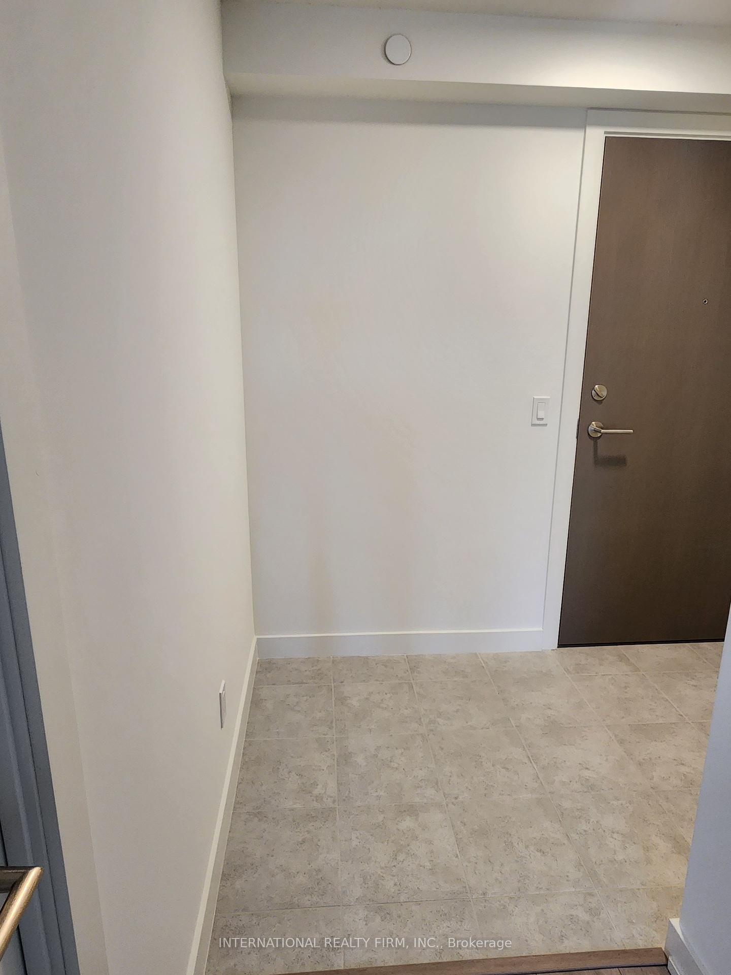 2 Bedrooms Condo at 10 Wilby, Toronto For sale