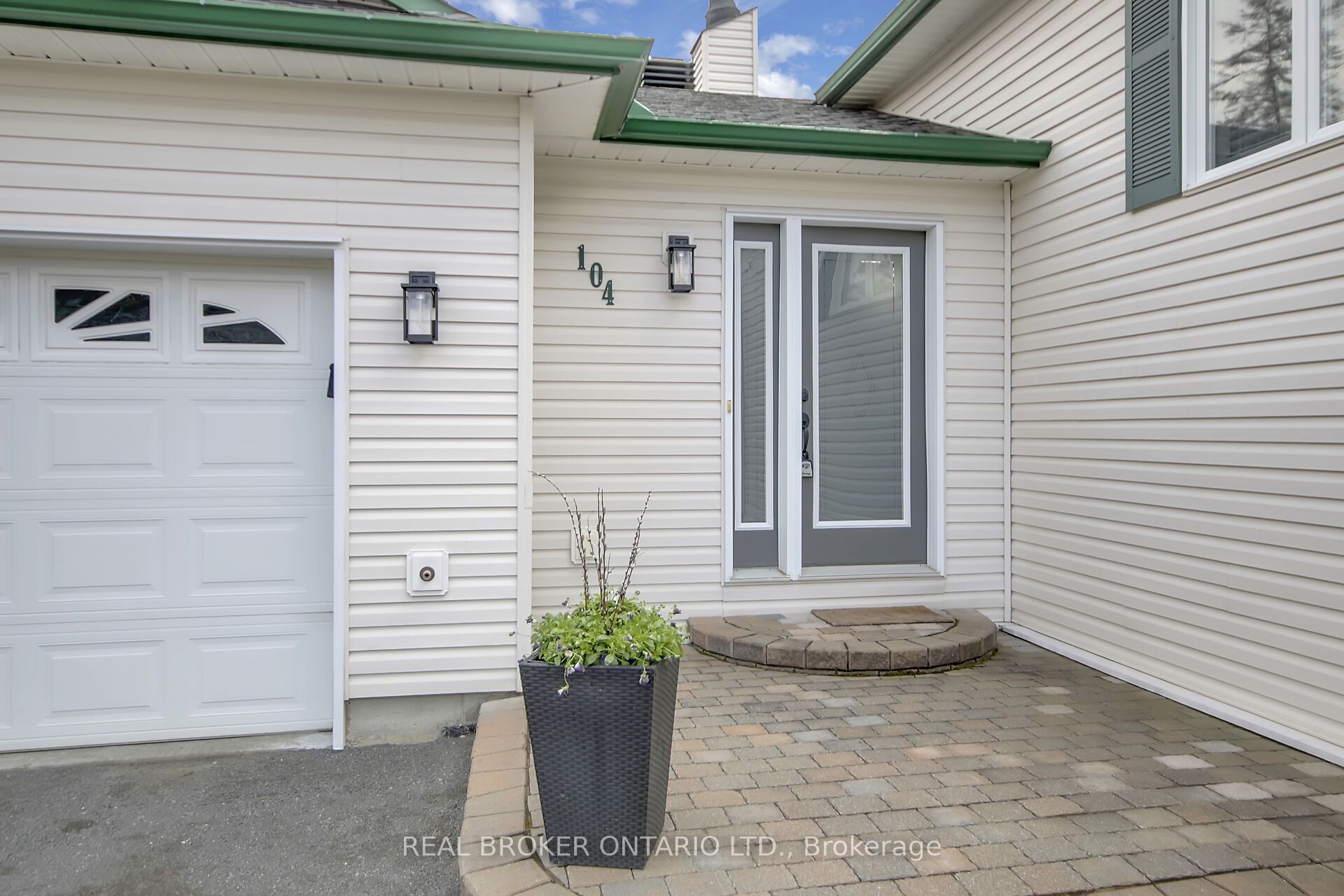 104 Lady Slipper Way