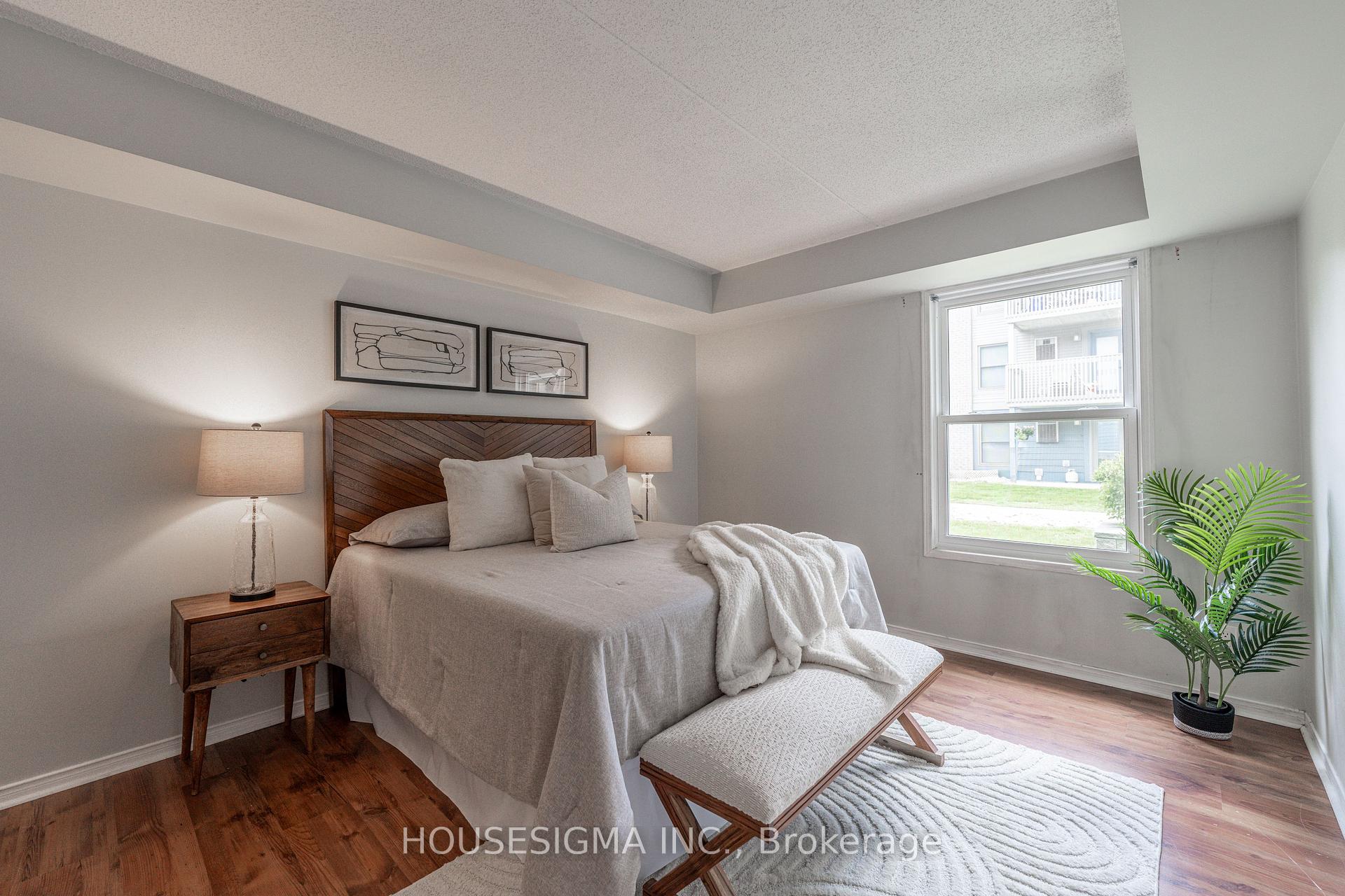 2 Bedrooms Condo at 2010 Cleaver, Burlington For sale