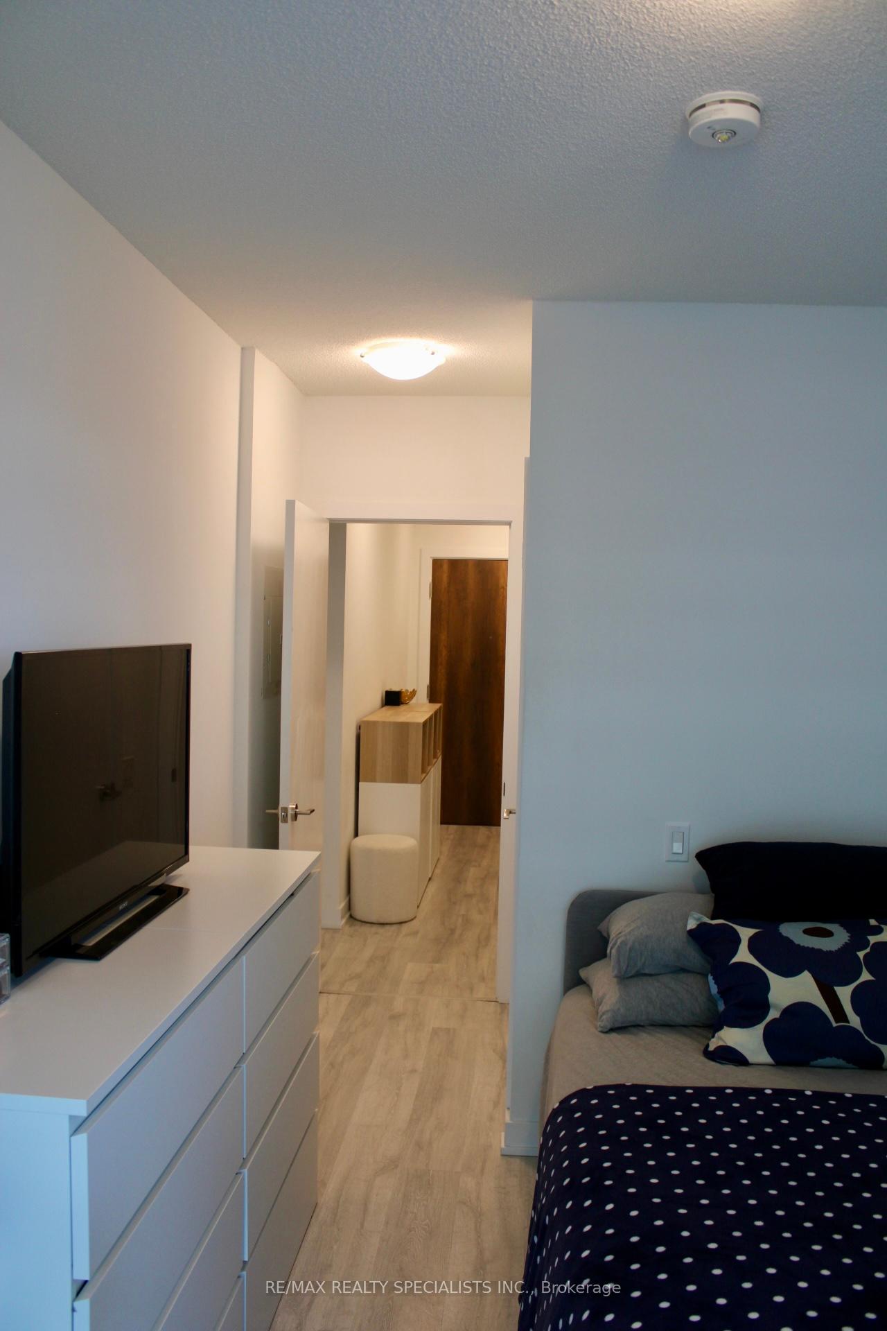 1 Bedroom Condo at 251 Manitoba, Toronto For sale
