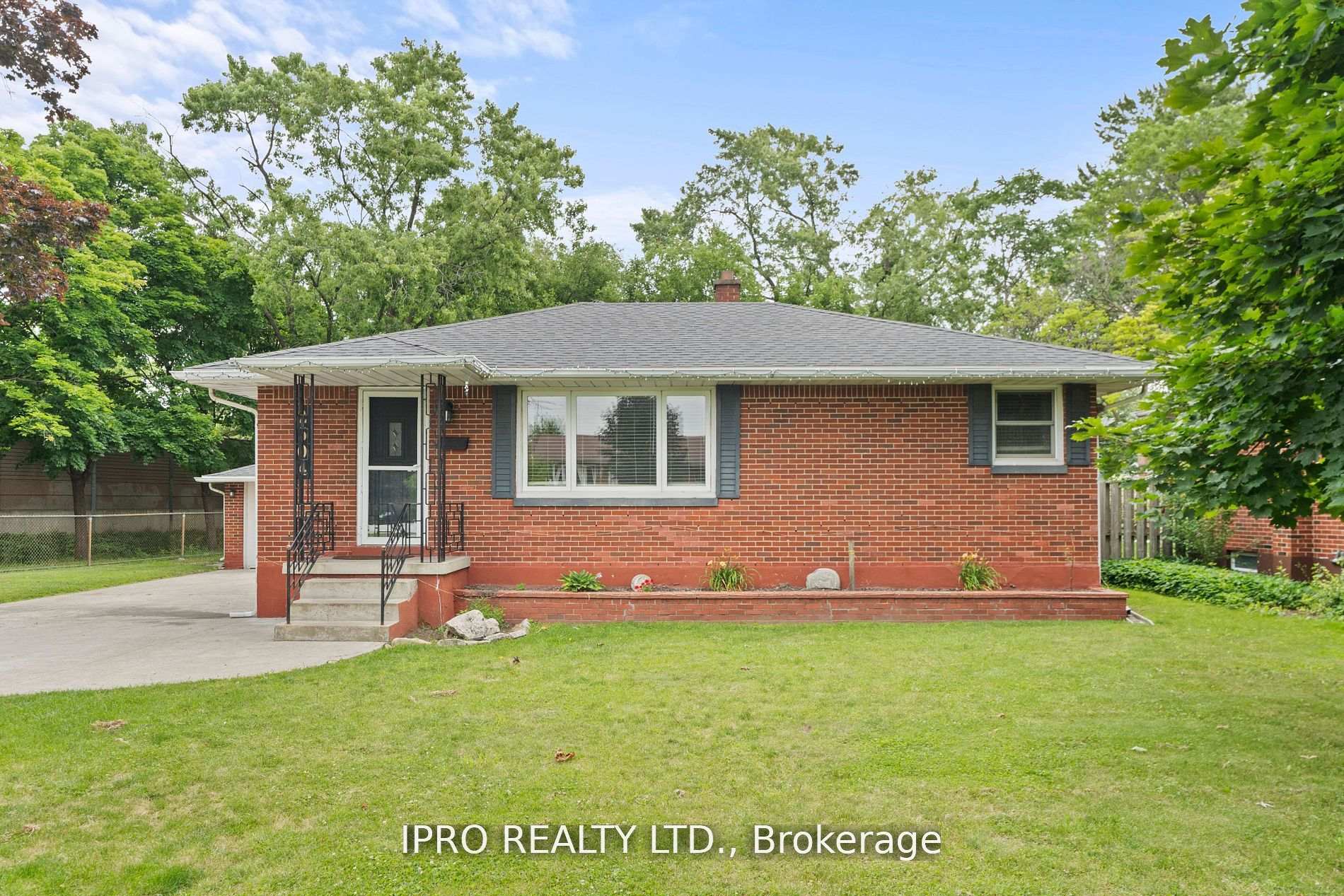 2504 Askin Avenue Windsor, Ontario Bright and well decorated main floor features gleaming hardwood floors, updated kitchen and bath, three bedrooms. Lower level has three bedrooms, 3pc bath, finished laundry room and storage. Beautifully maintained throughout including furnace and AC, all vinyl windows, steel exterior doors, good roof, concrete drive, storage shed, fenced yard, appliances included. Sought after location, conveniently close to Bellewood public school, Holy Names/Massey high schools. Easy access to the USA border, local parks and shopping. Separate entrance to the basement.