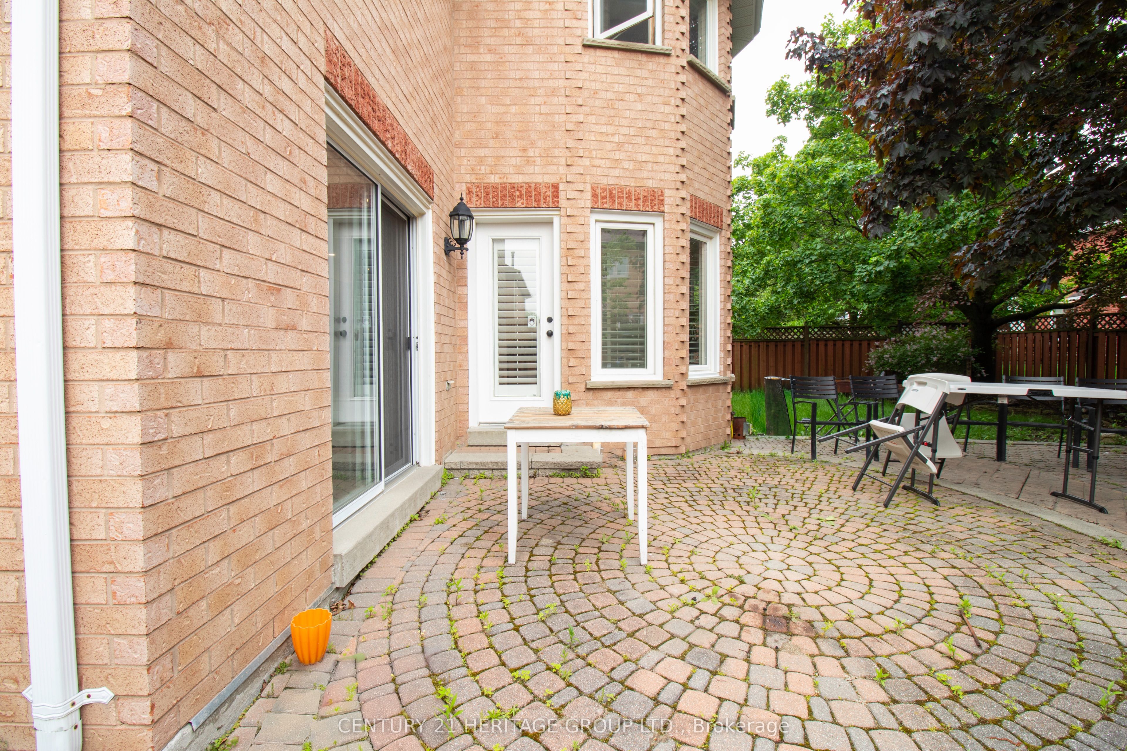 27 Charing Crescent