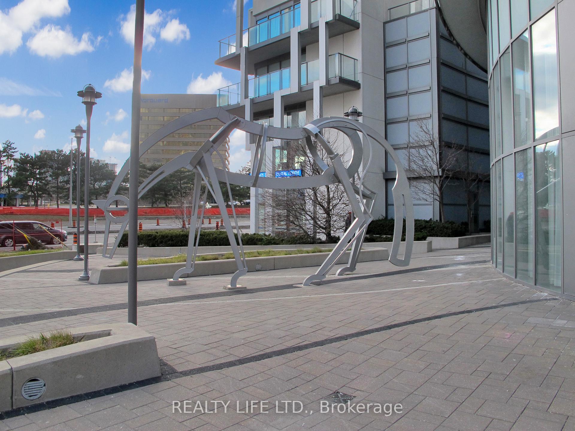 2 Bedrooms Condo at 60 Absolute, Mississauga For sale