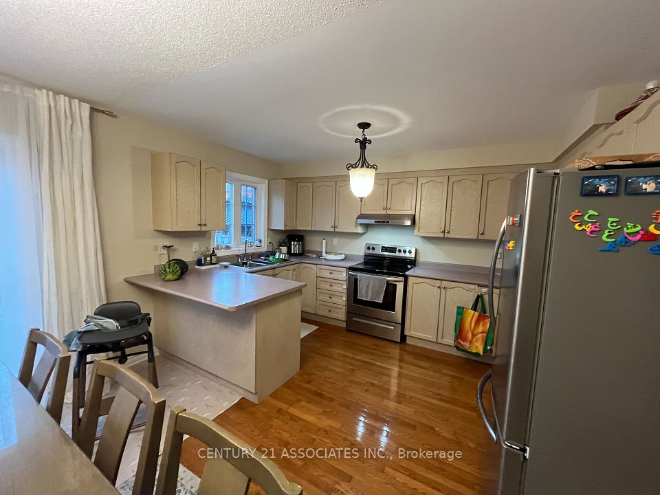 #Main & Upper - 814A Othello Court, Mississauga, ON L5W 1H2