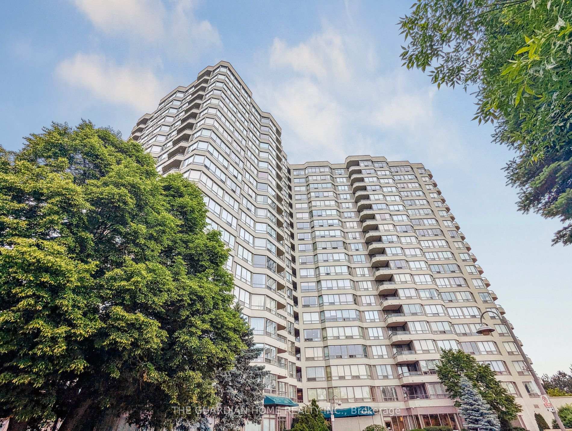 3 Bedrooms Condo at 175 bamburgh, Toronto For sale