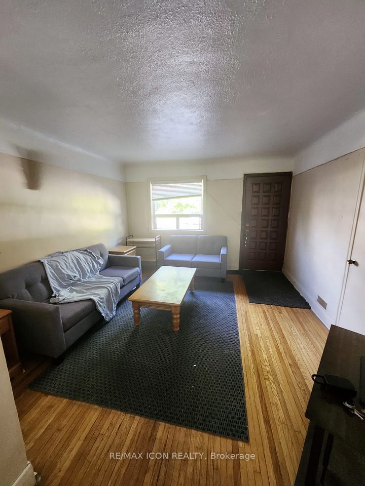 44 Haverson Boulevard, Toronto, ON M6M 3J6