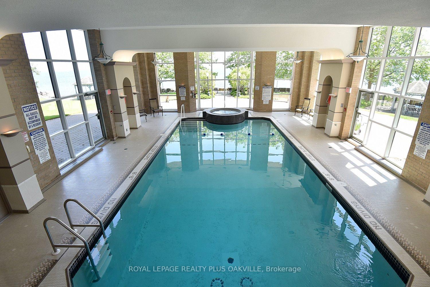 2 Bedrooms Condo at 2190 Lakeshore, Burlington For sale
