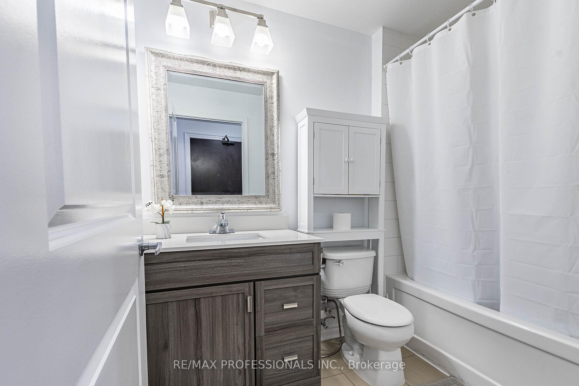 #2302 – 385 Prince Of Wales Drive, Mississauga, ON L5B 0C6