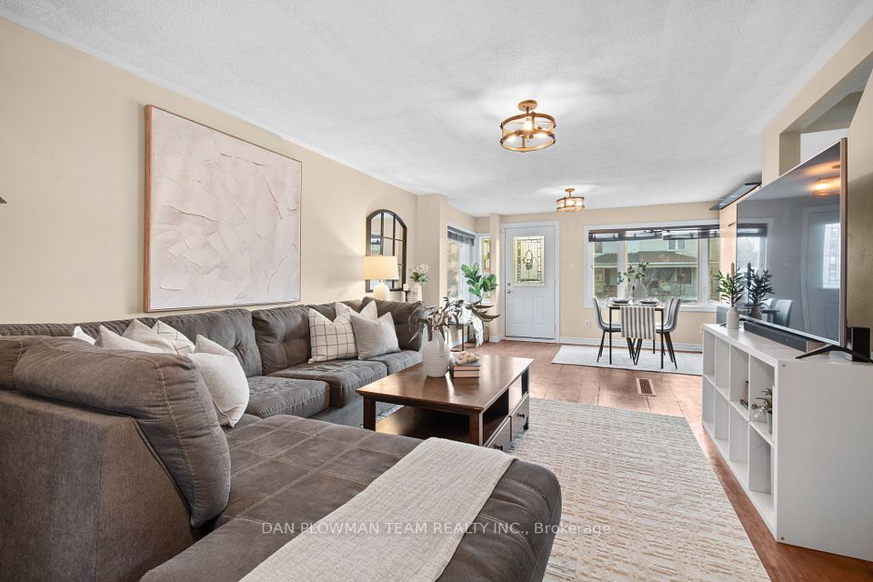 68 Third Avenue, Oshawa, ON L1H 3A5