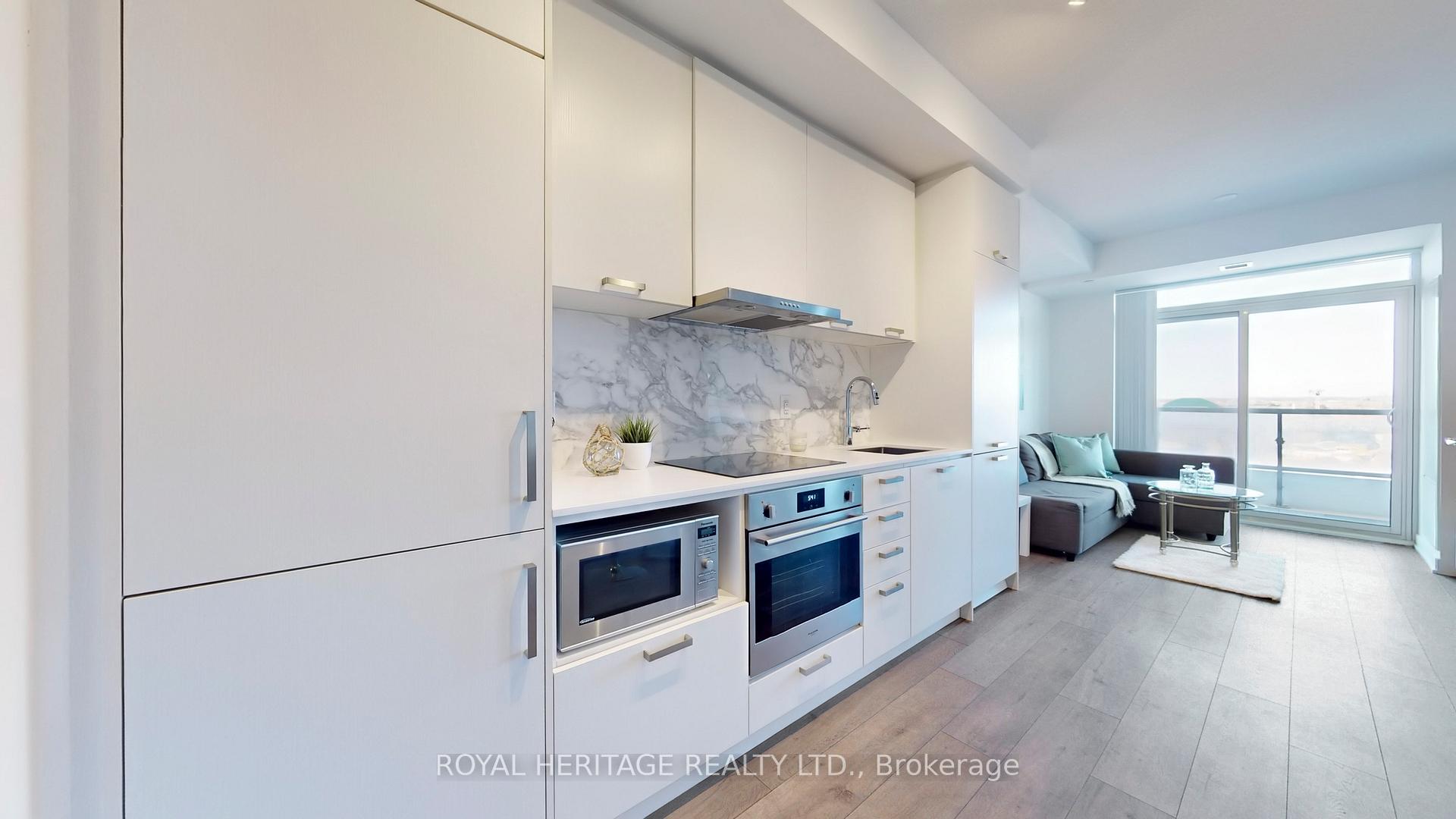 2 Bedrooms Condo at 10 Honeycrisp,  Vaughan For sale