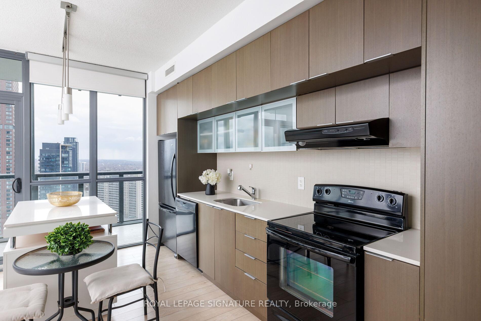 1 Bedroom Condo at 110 Charles, Toronto For sale