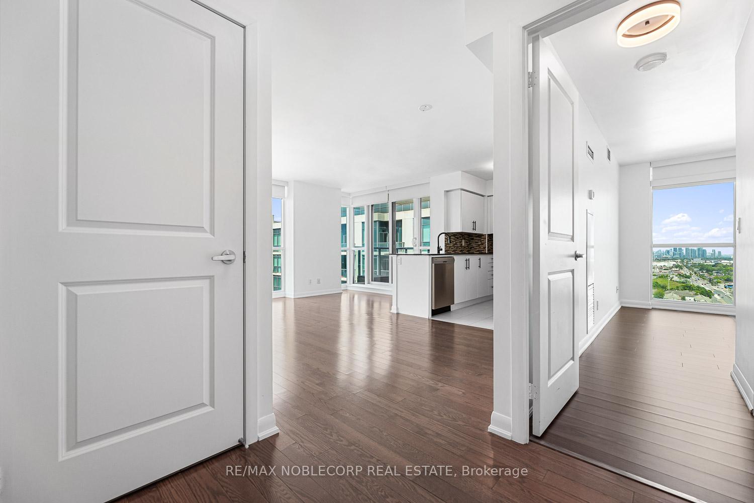 2 Bedrooms Condo at 215 Sherway Gardens, Toronto For sale