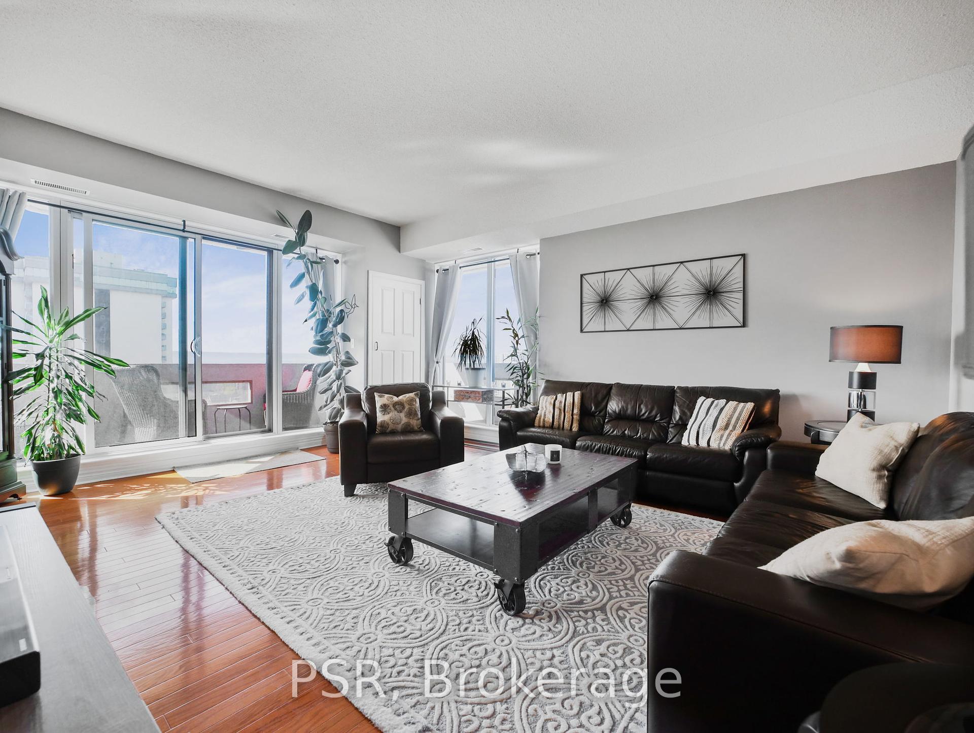 2 Bedrooms Condo at 67 Caroline,  Hamilton For sale