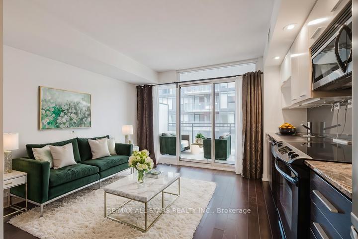 1 Bedroom Condo at 8 Telegram, Toronto For sale