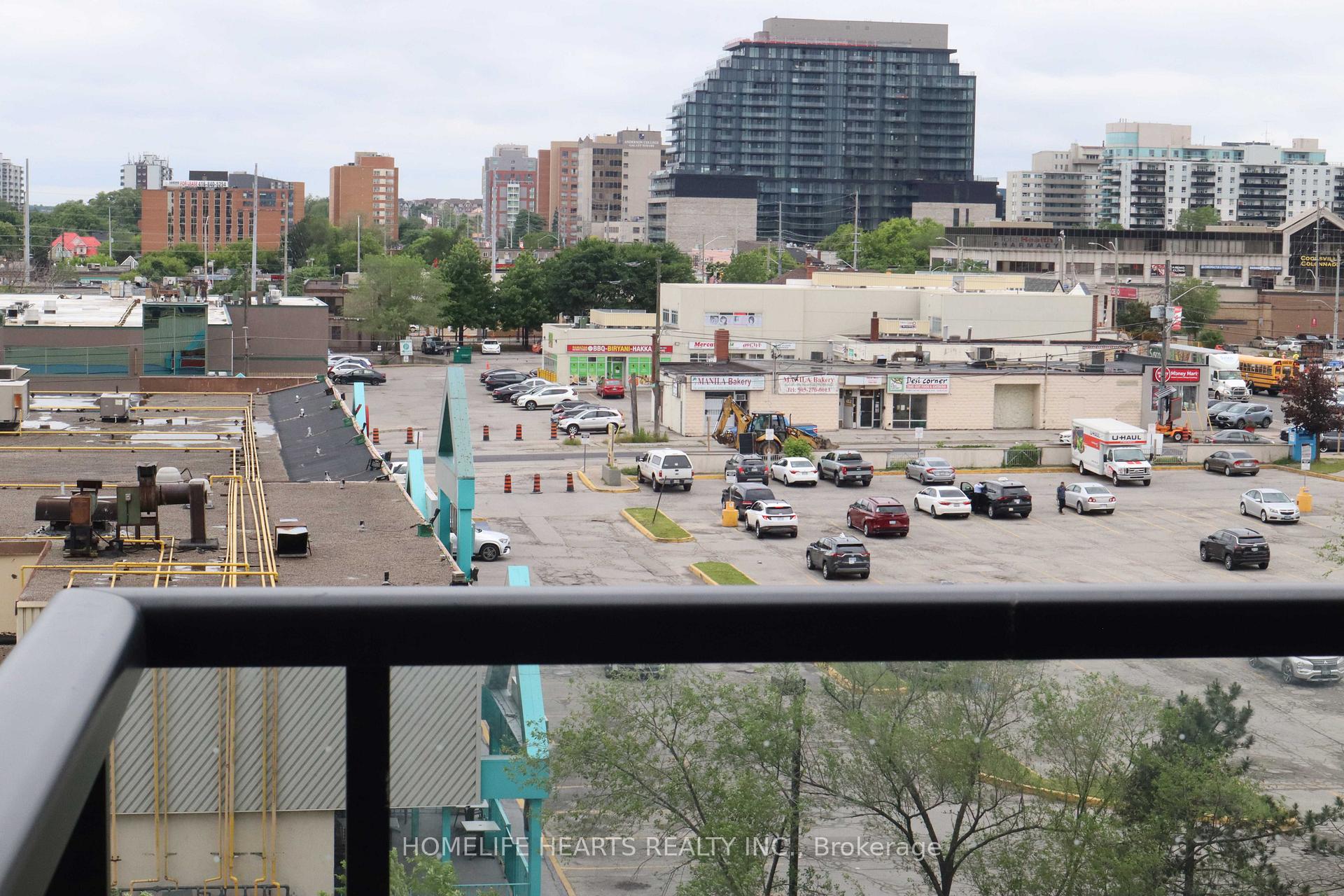 3 Bedrooms Condo at 86 Dundas, Mississauga For sale