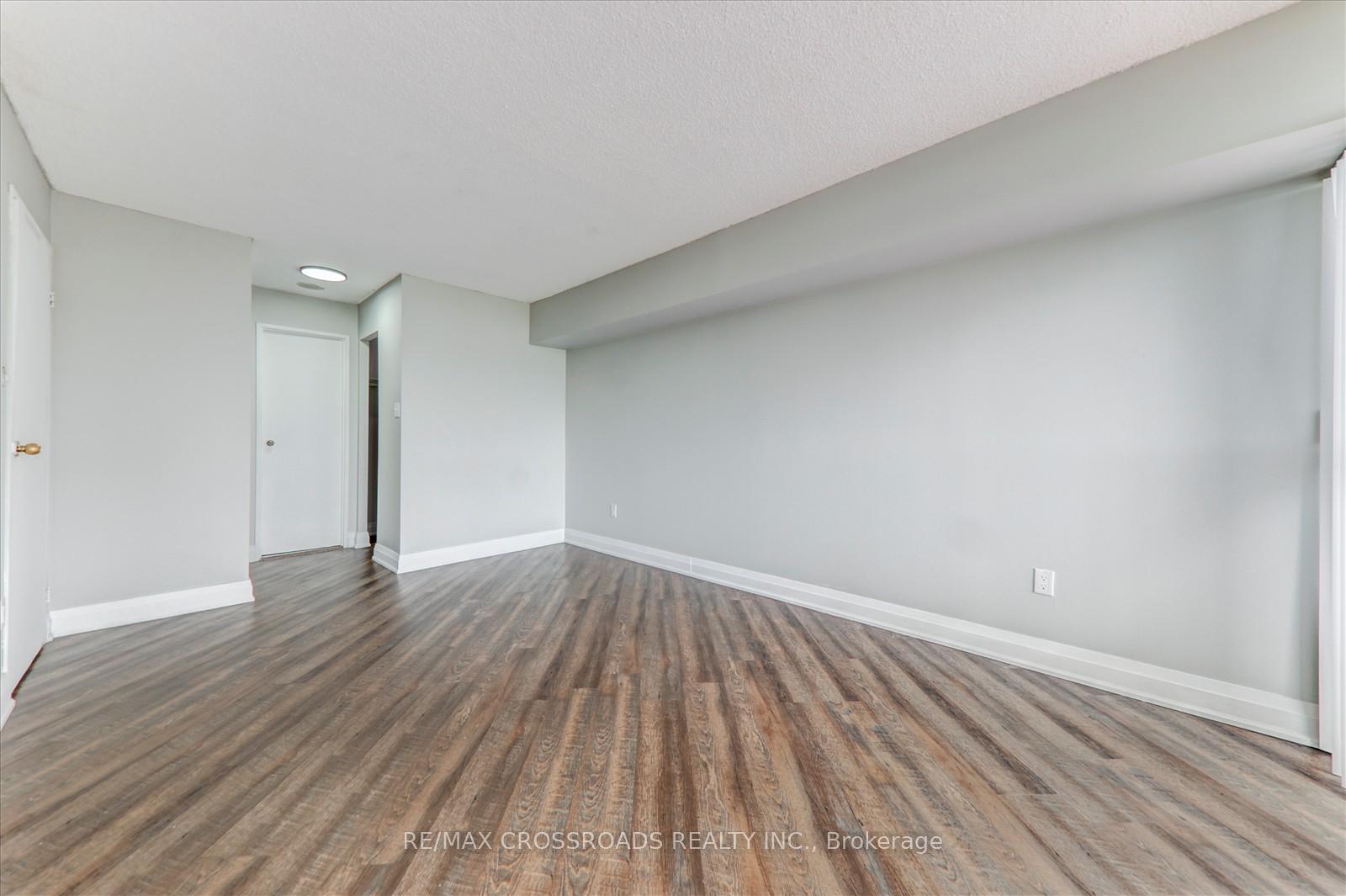 2 Bedrooms Condo at 1 Rowntree, Toronto For sale