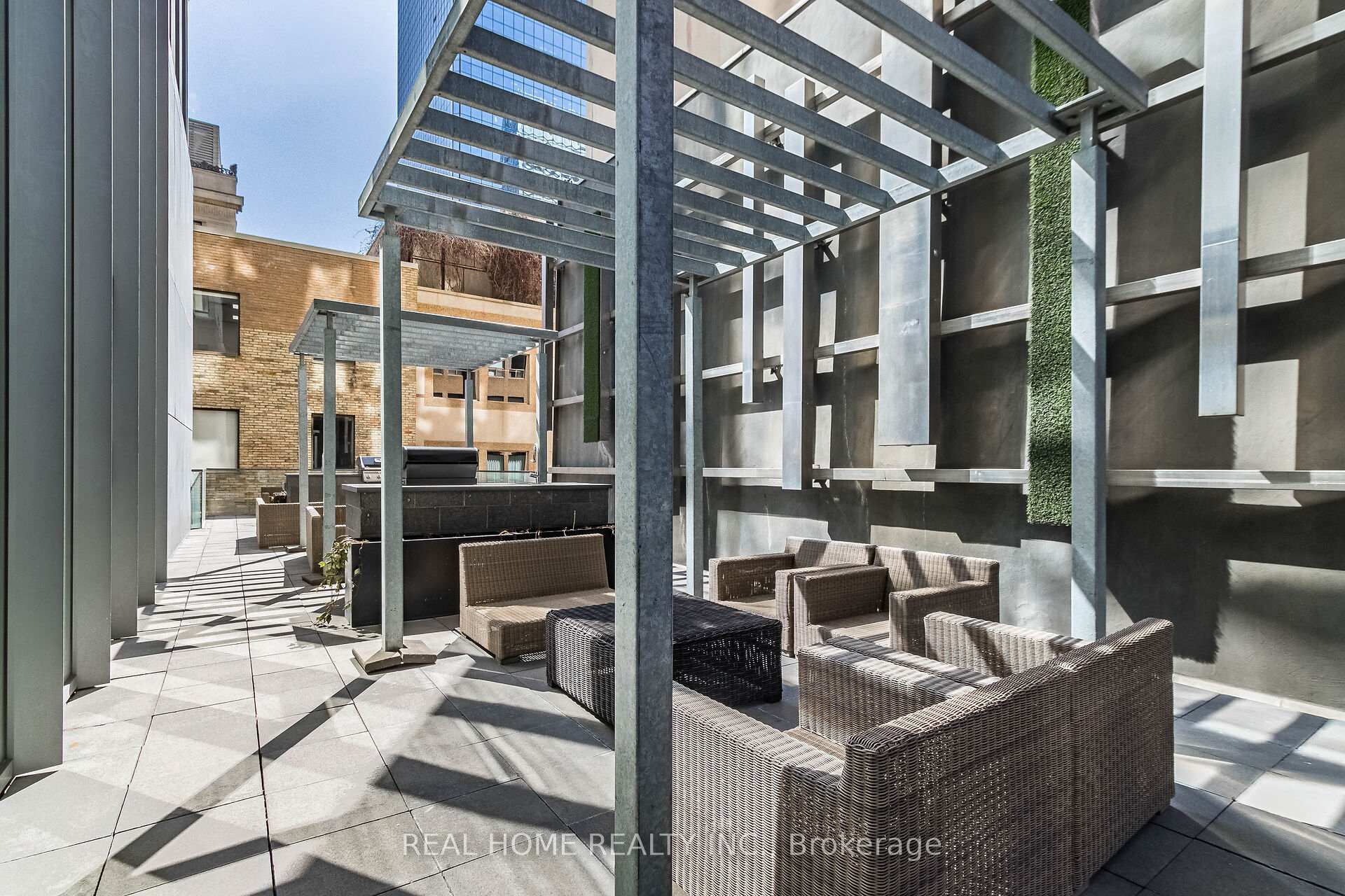 2 Bedrooms Condo at 15 Grenville,  Toronto For sale