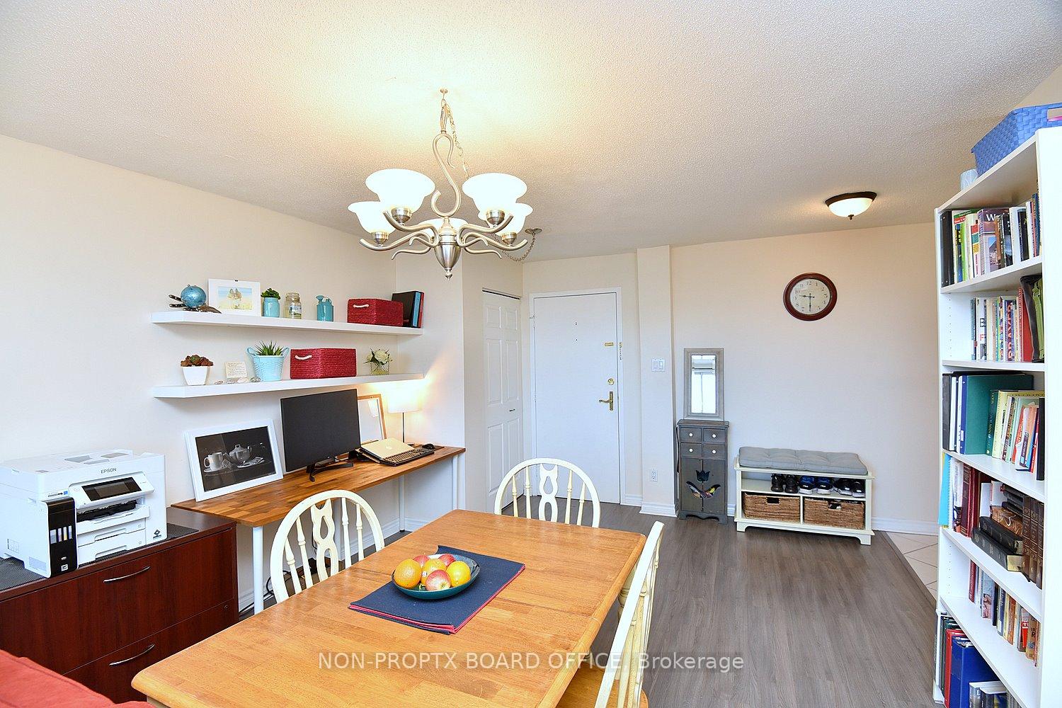 2 Bedrooms Condo at 893 Concession,  Hamilton For sale