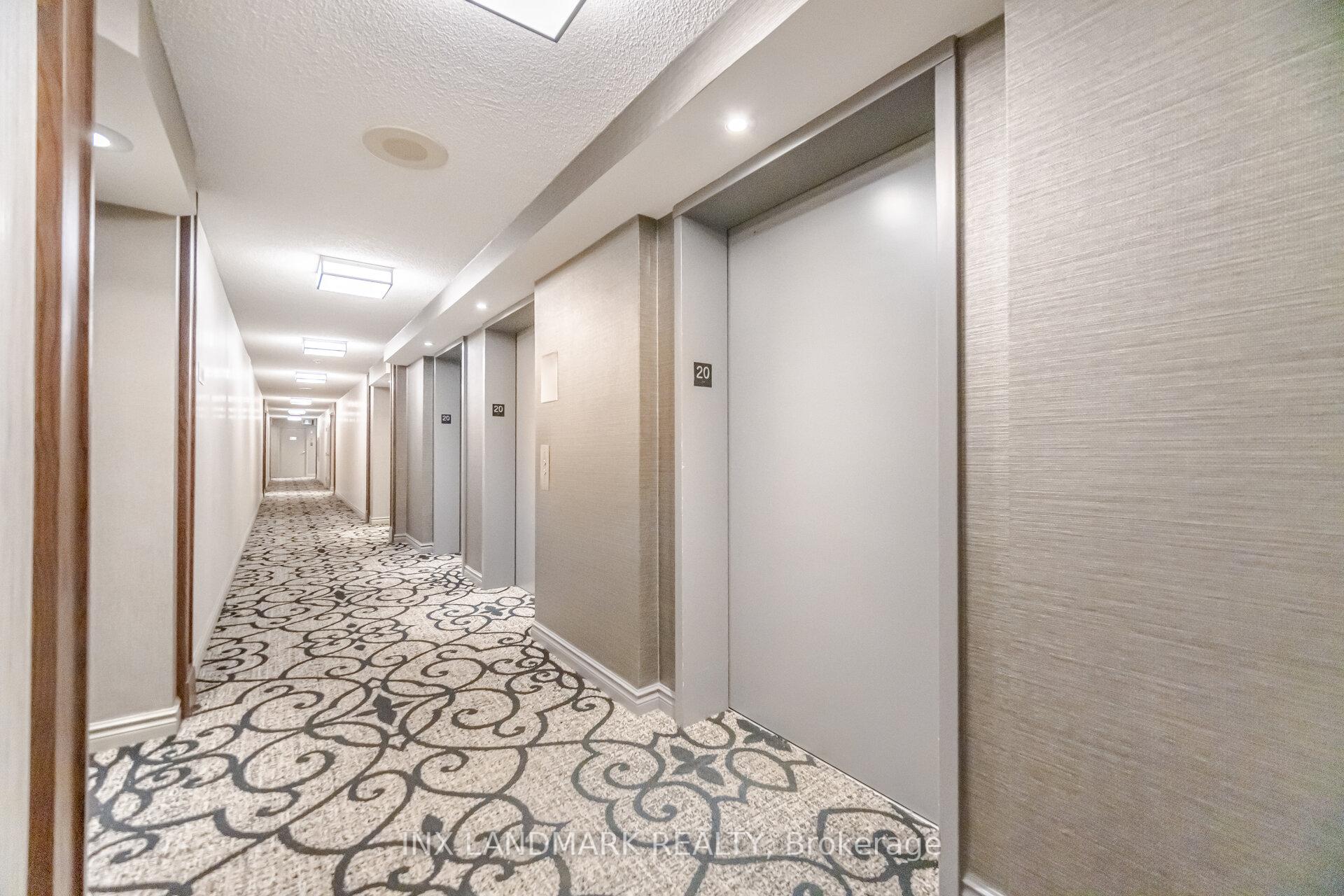 3 Bedrooms Condo at 330 Rathburn, Mississauga For sale