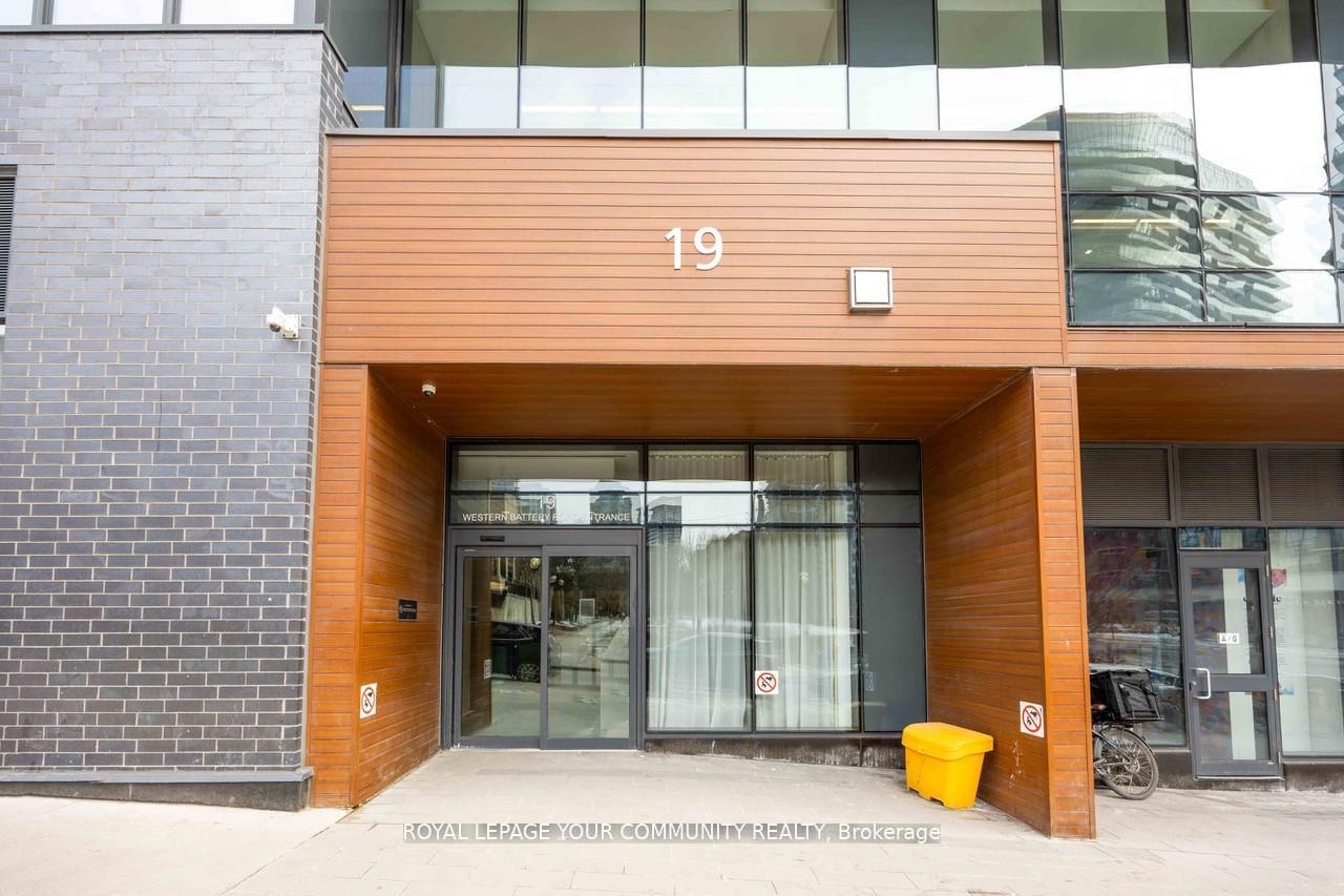 2 Bedrooms Condo at 19 Western Battery, Toronto For sale