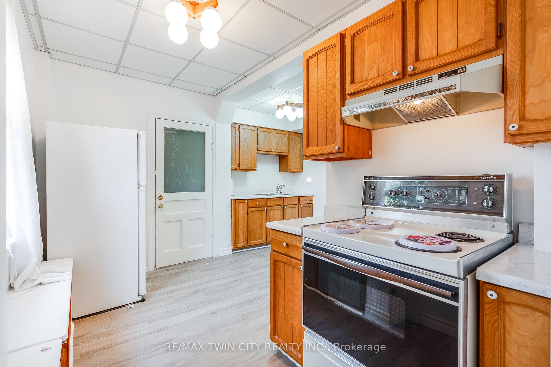 4 Bedrooms Other at 45 East Bend, Hamilton For sale
