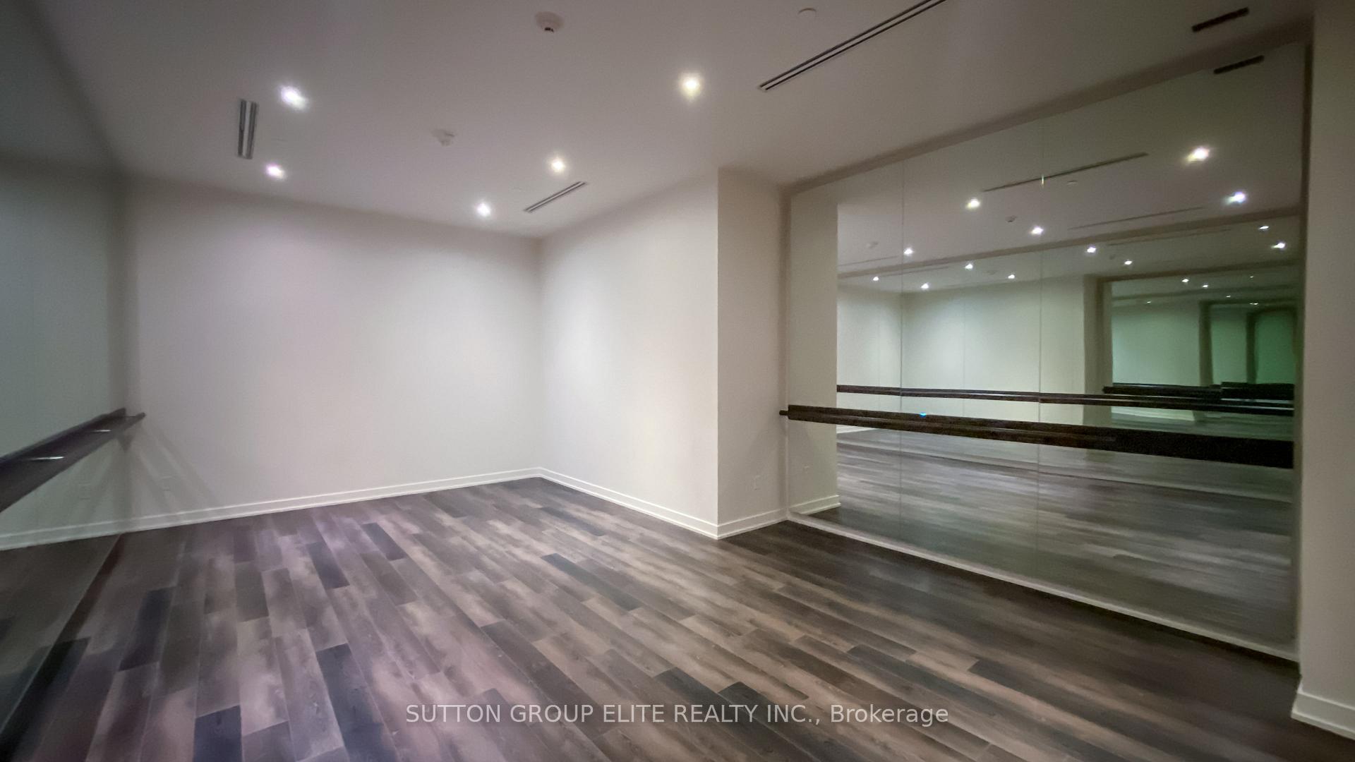 2 Bedrooms Condo at 197 YONGE, Toronto For sale