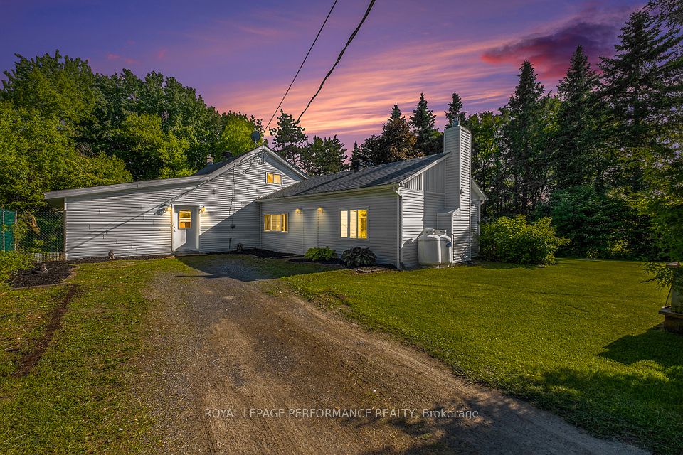 3383 CHAMPLAIN