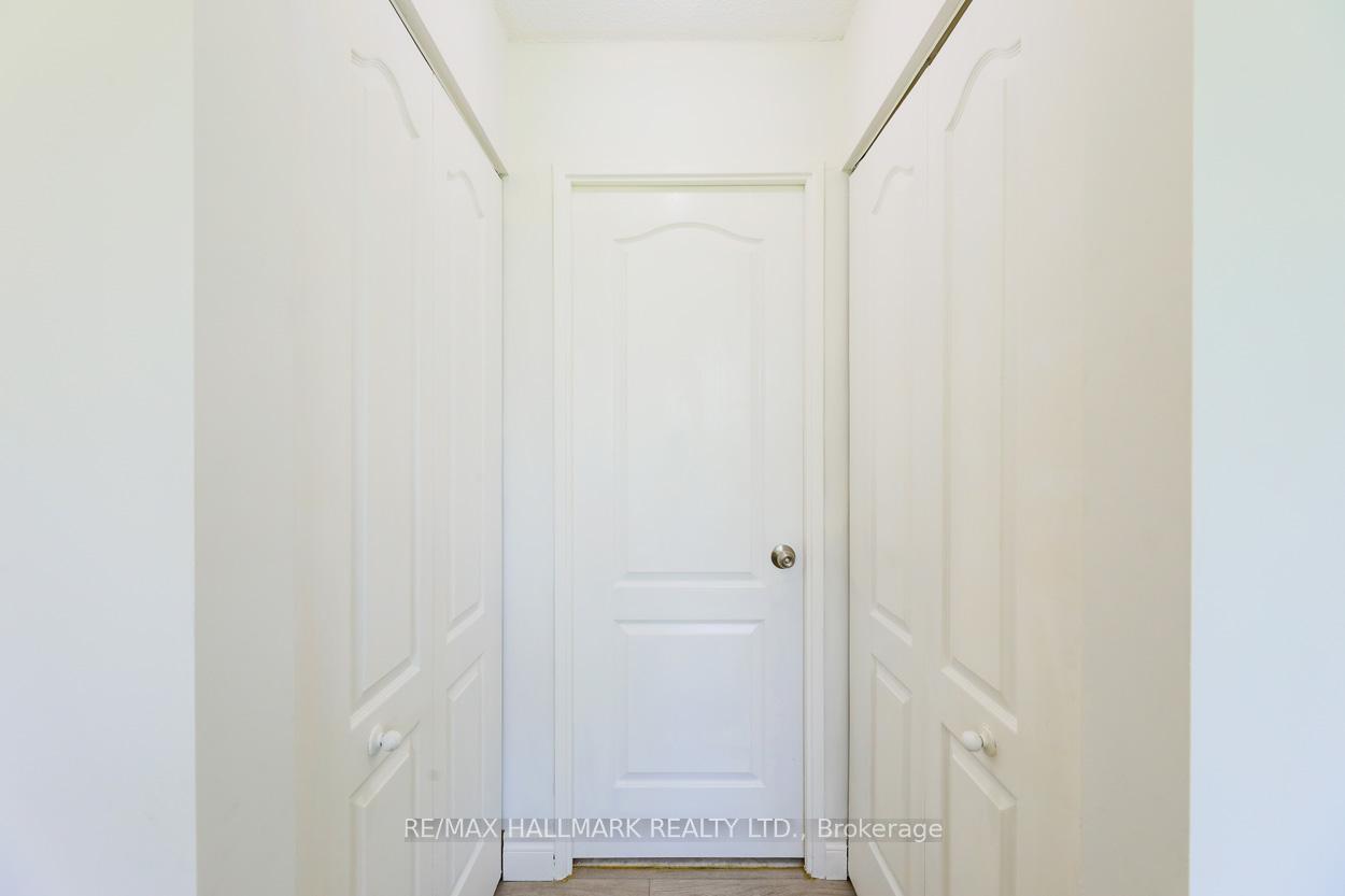 2 Bedrooms Condo at 1 Greystone Walk, Toronto For sale