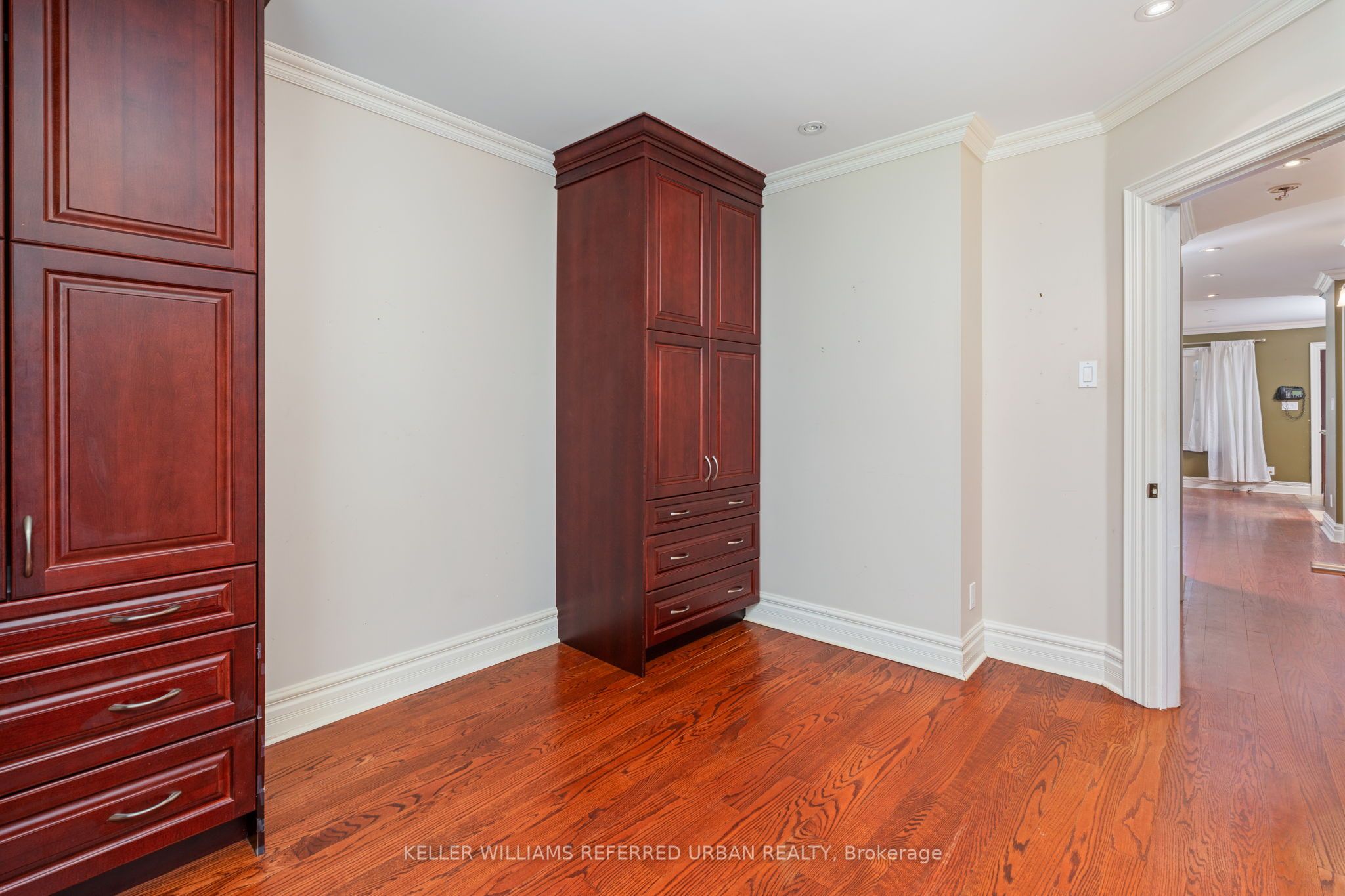 710 Pharmacy Avenue