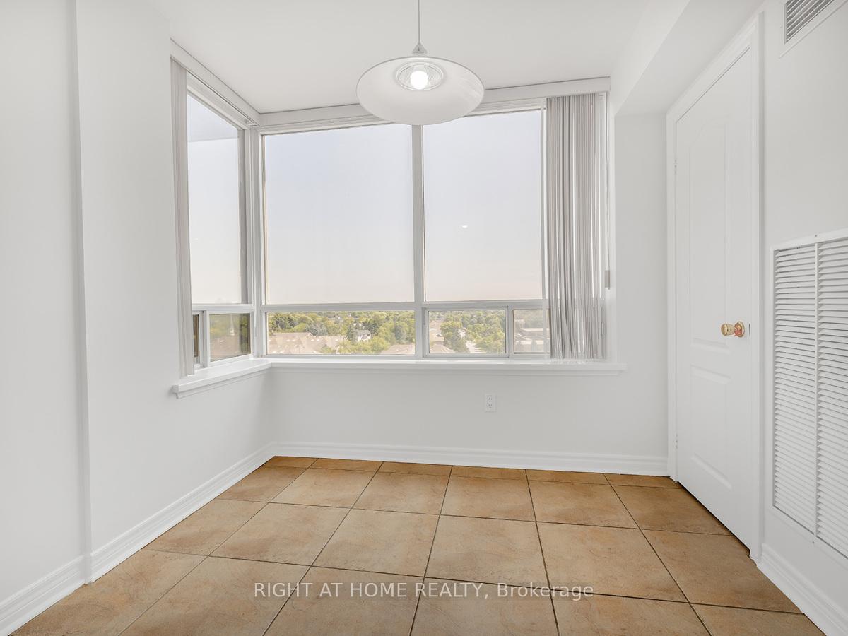 3 Bedrooms Condo at 88 Grandview,  Toronto For sale